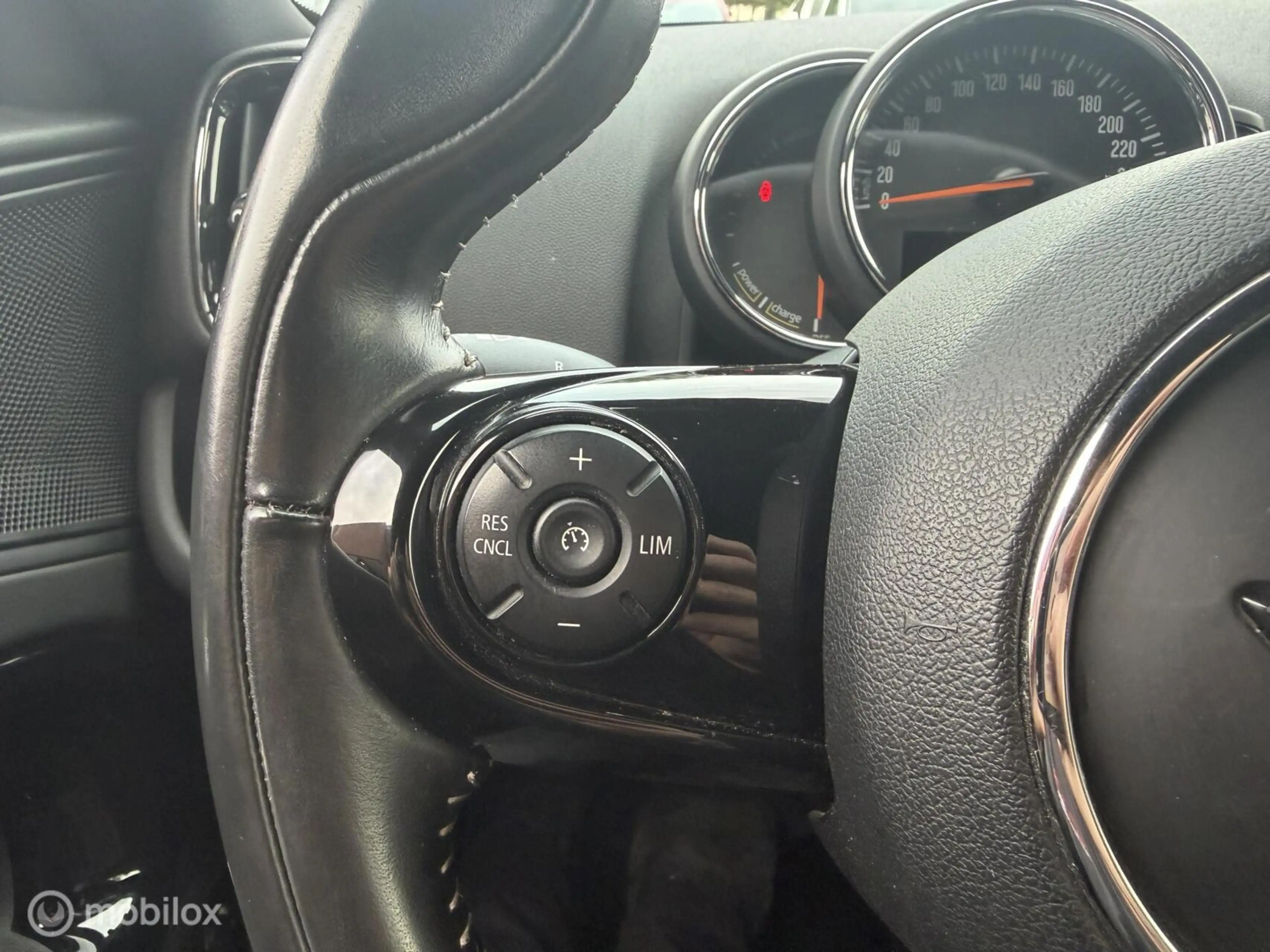 MINI Cooper SE Countryman 1.5 ALL4 LEDER*NAVI*CRUISE*PDC* — photo 17