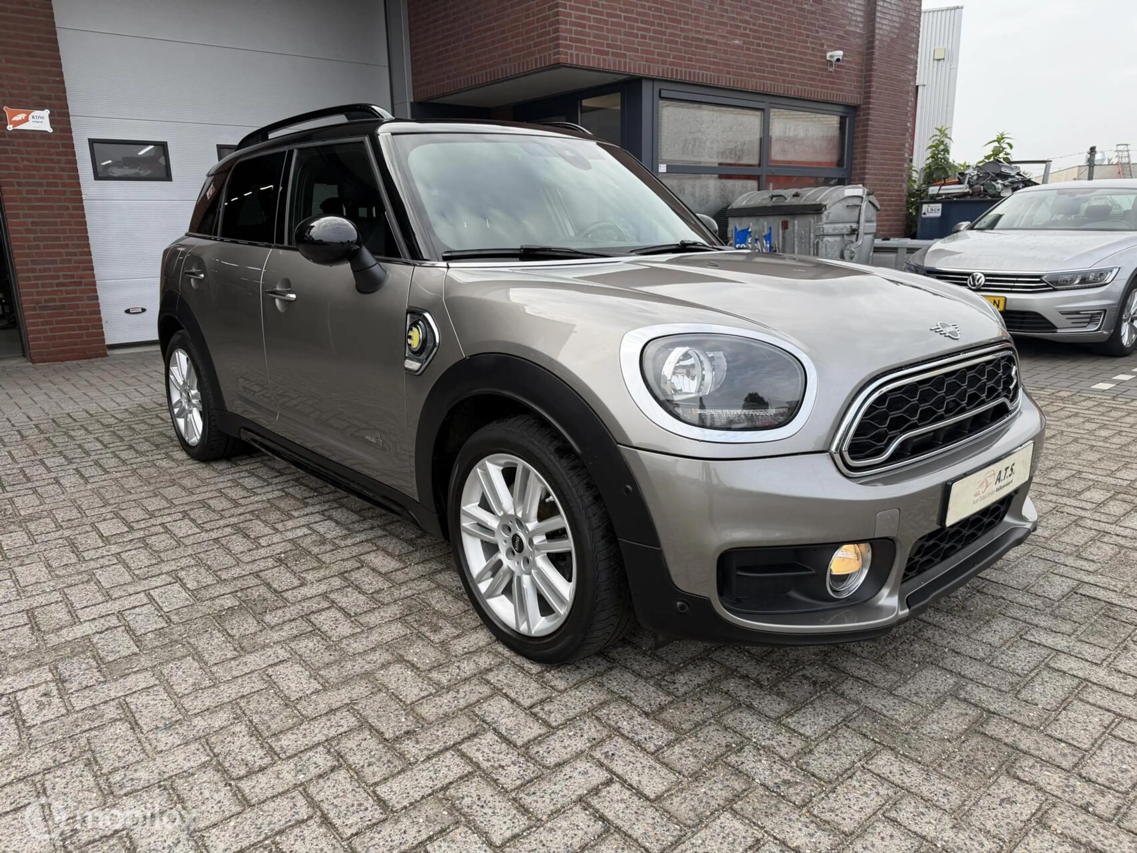 MINI Cooper SE Countryman 1.5 ALL4 LEDER*NAVI*CRUISE*PDC* — photo 3