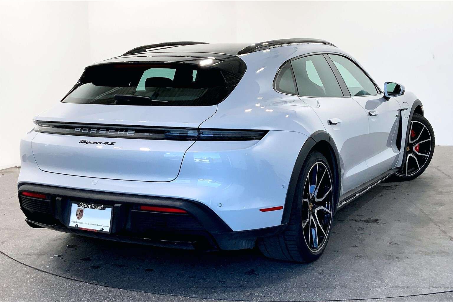 2025 Porsche Taycan 4.99% Lease,4S High Spec Demo w/ Winter Wheel Set! — снимка 1