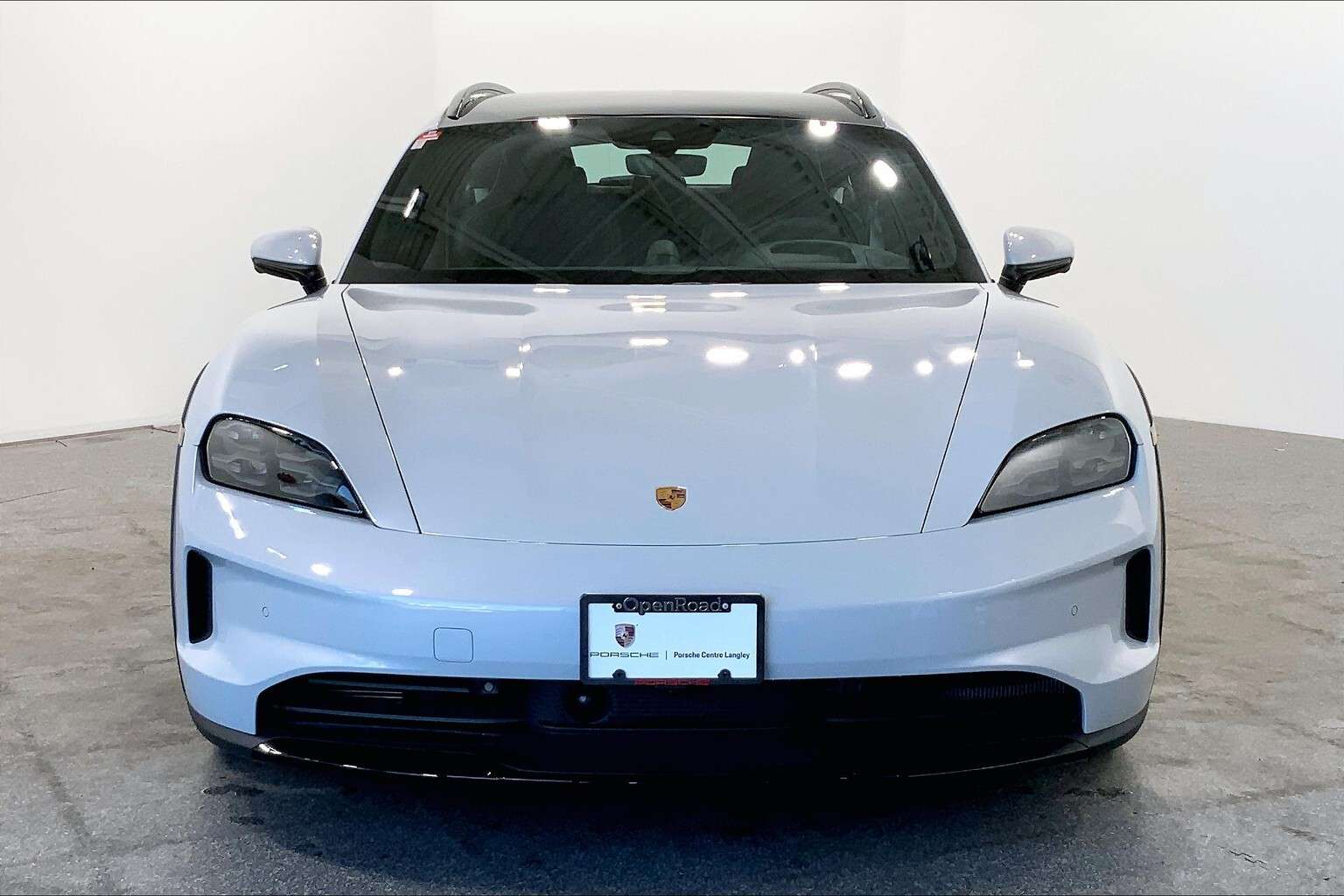 2025 Porsche Taycan 4.99% Lease,4S High Spec Demo w/ Winter Wheel Set! — снимка 1