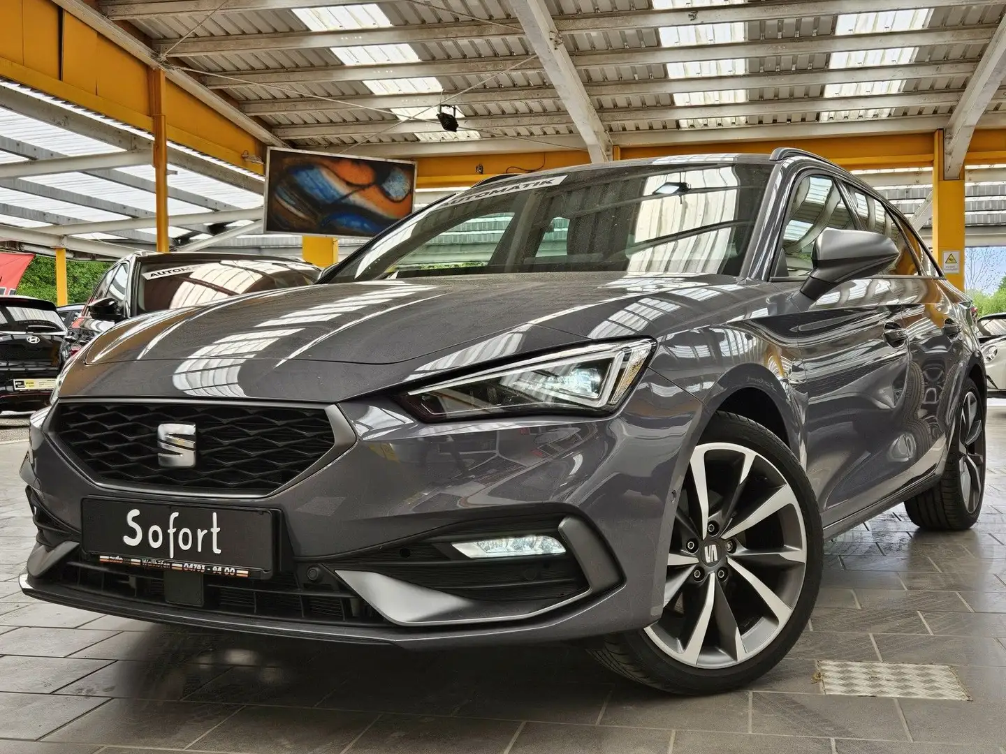 SEAT Leon ST FR Exclusive eTSI eHeckk. Kamera T-Leder Grau - 1
