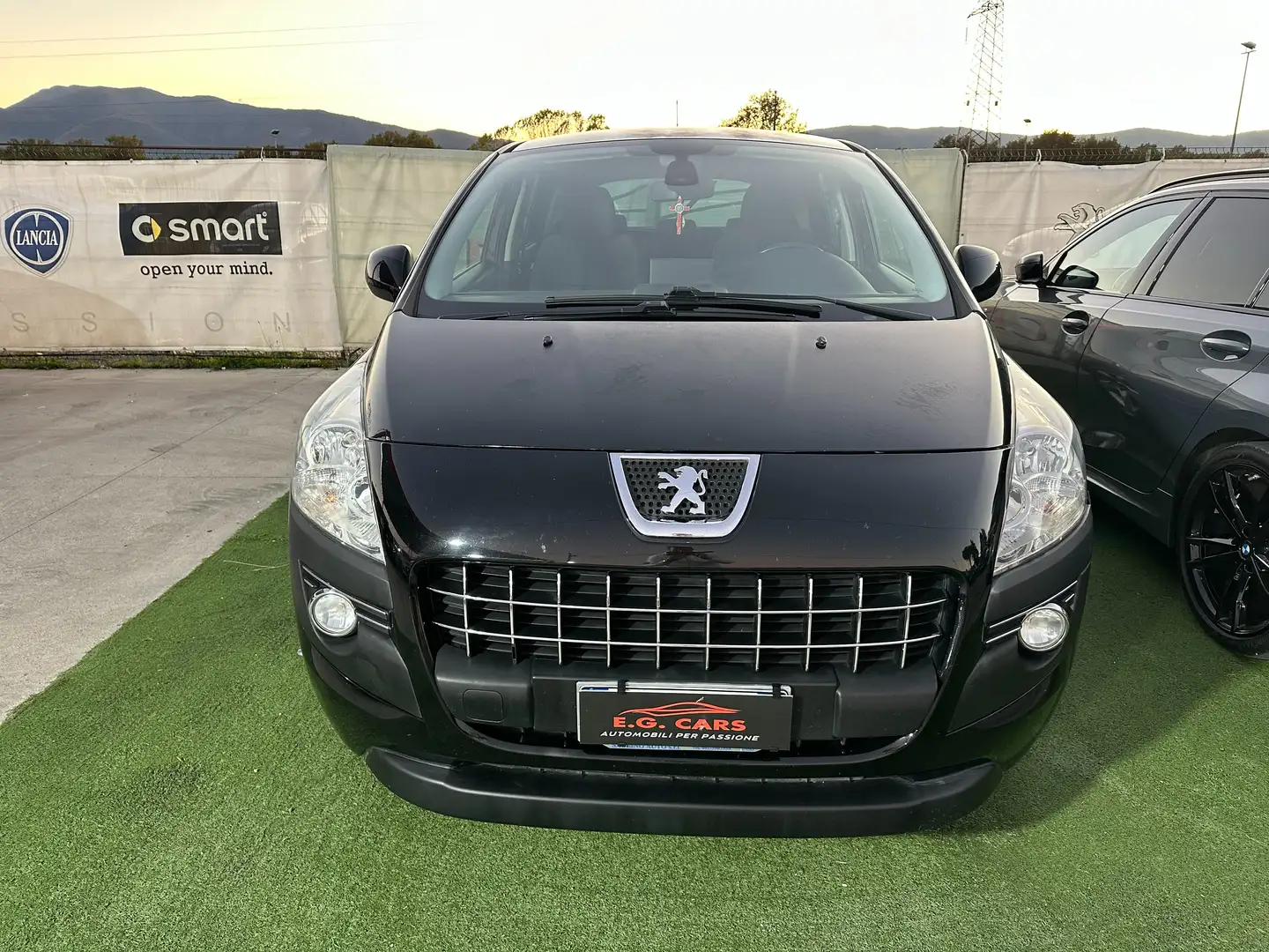 Peugeot 3008 1.6*HDI*AUT*F1*NAVI*PDC*BLUETOOTH* Zwart - 2