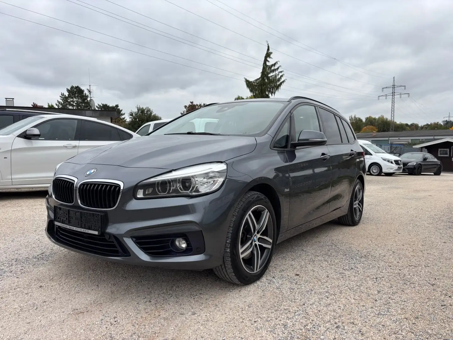 BMW 218 d Gran Tourer xDrive Sport Line,Autom.,Kamera Grau - 1