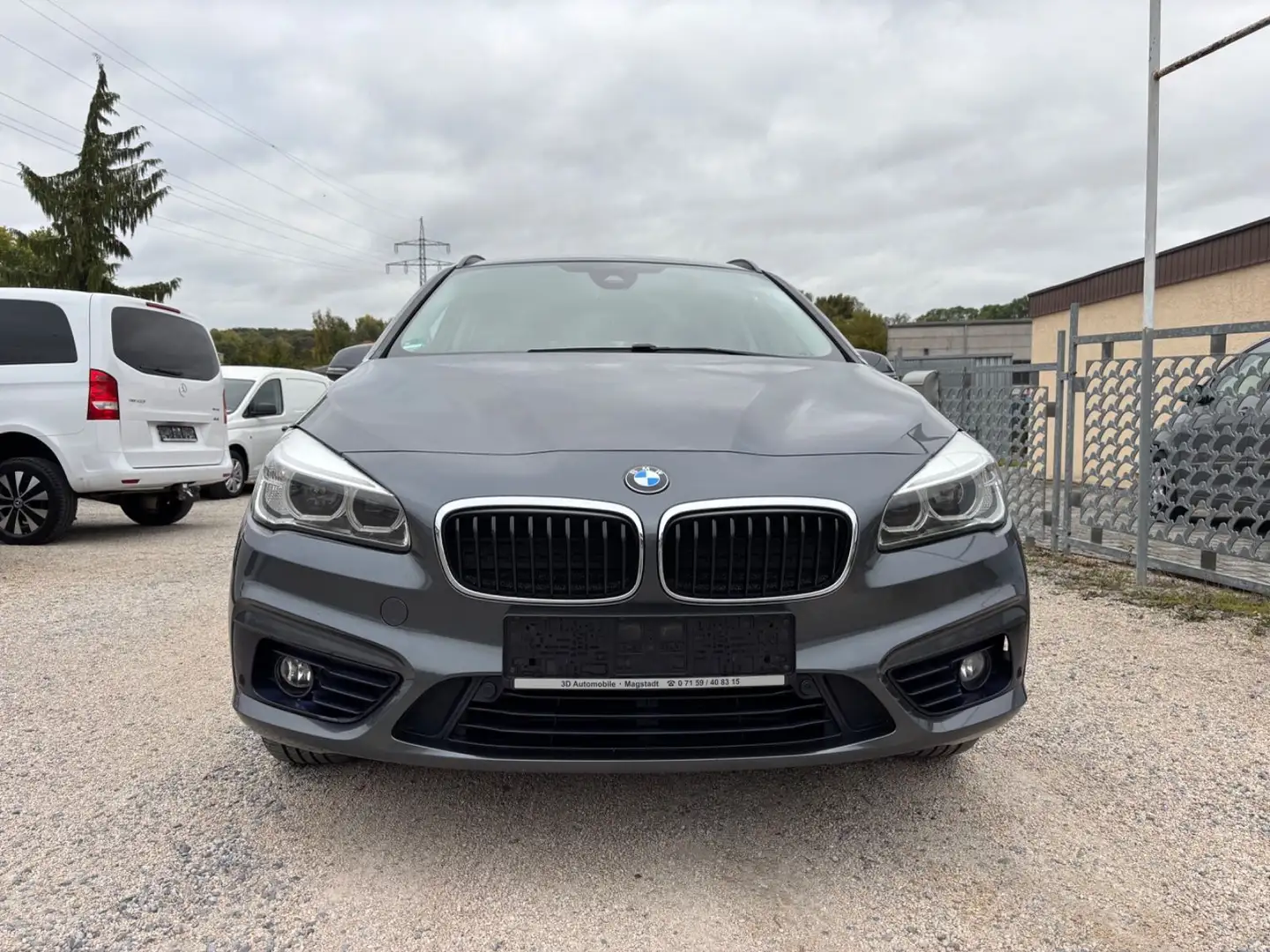 BMW 218 d Gran Tourer xDrive Sport Line,Autom.,Kamera Grau - 2