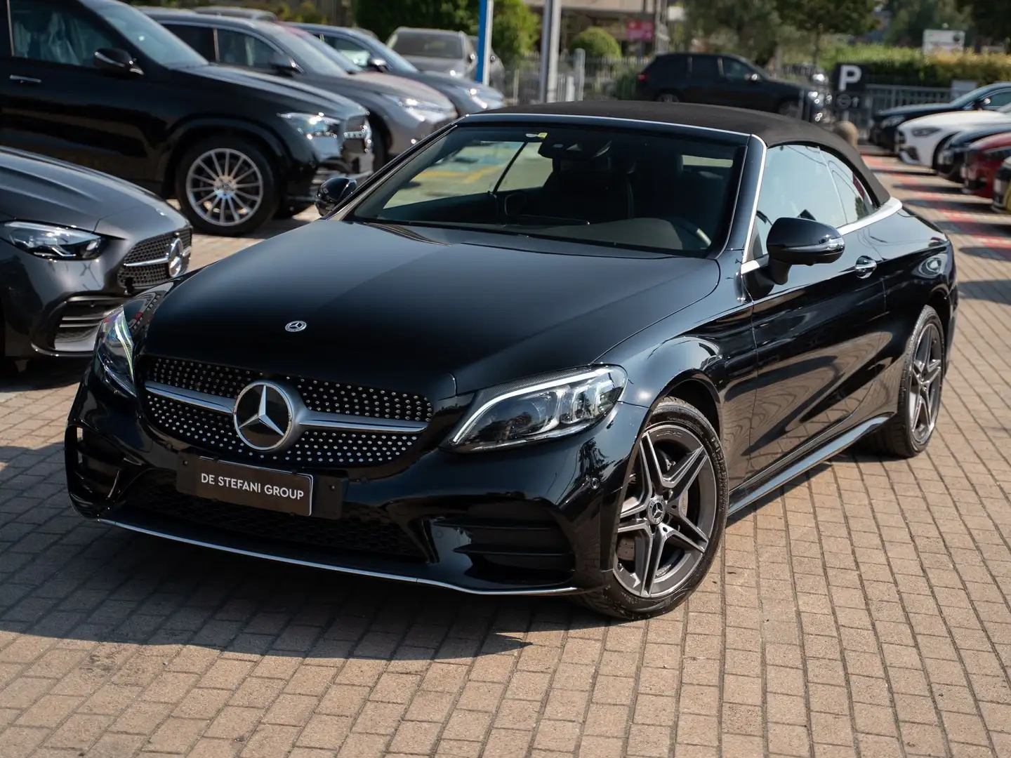 Mercedes-Benz C 220 C Cabrio 220 d 4matic Premium Plus Černá - 1