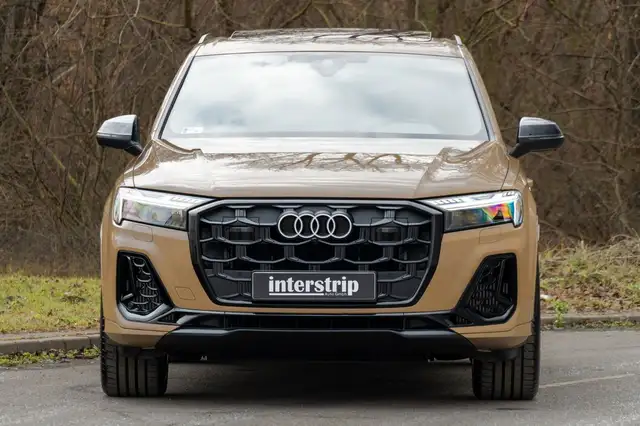 Audi Q7 view 2
