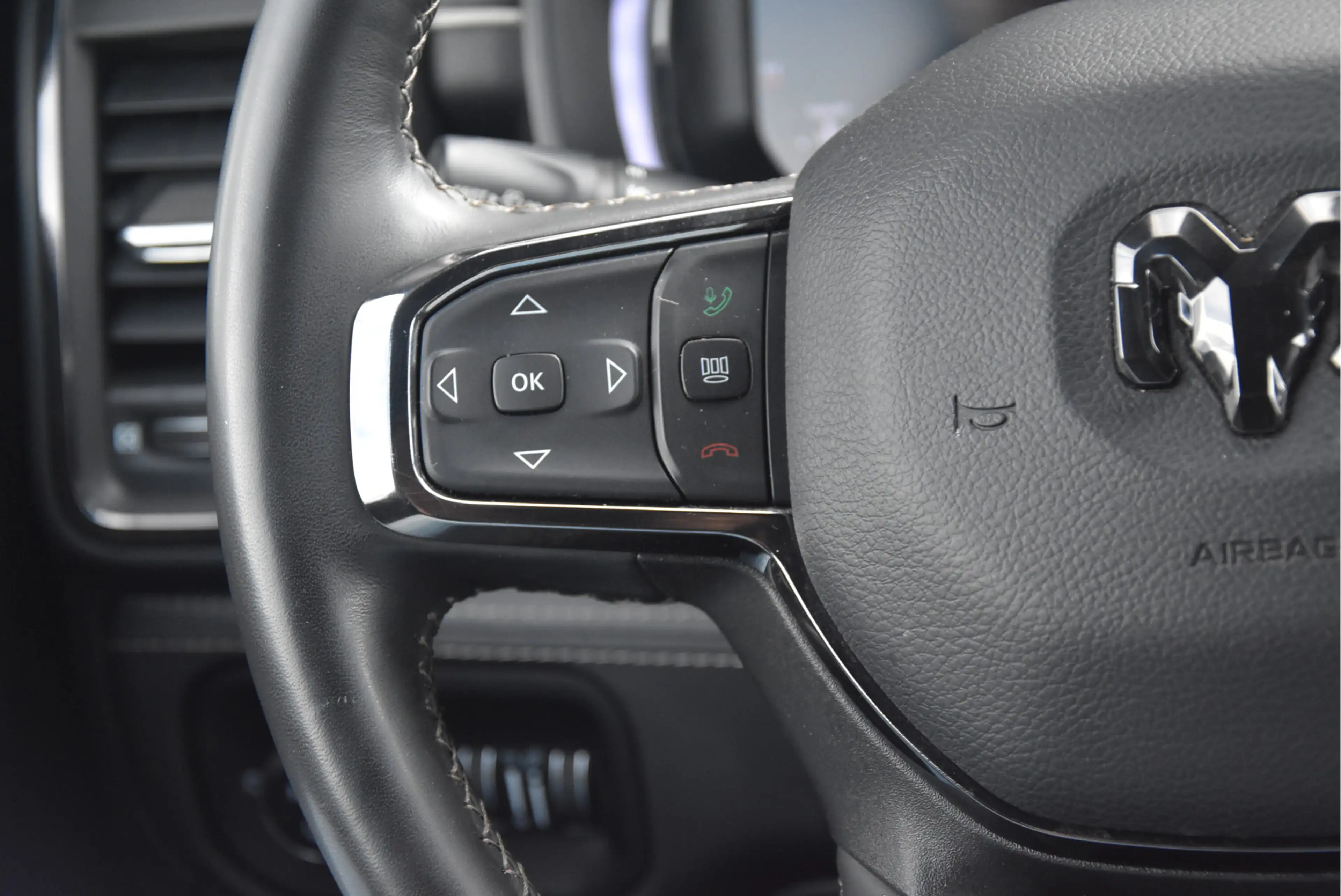 Dodge RAM 1500 5.7 V8 4x4 Crew Cab Limited | LPG | Multifunc — photo 9