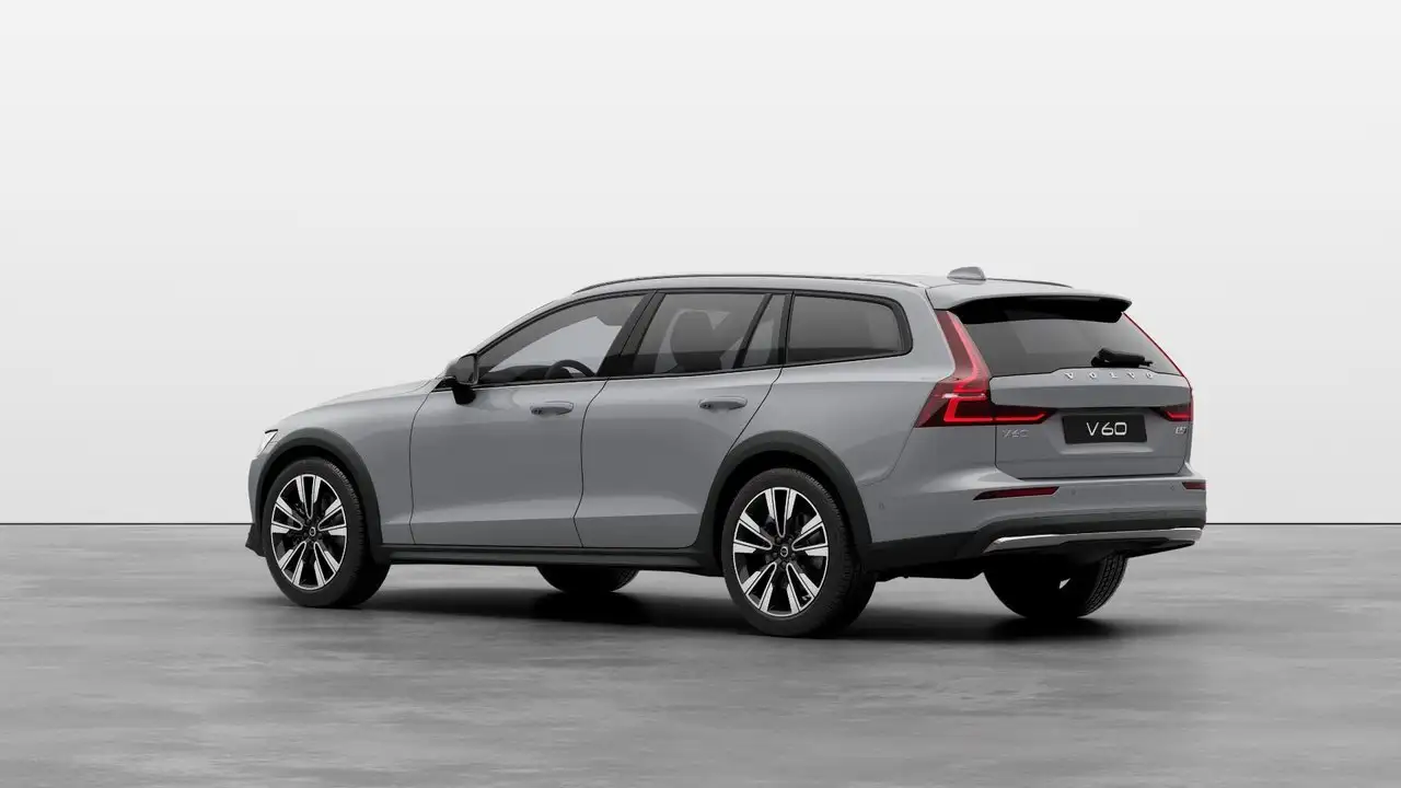 Volvo V60 Cross Country снимка Volvo V60 Cross Country
