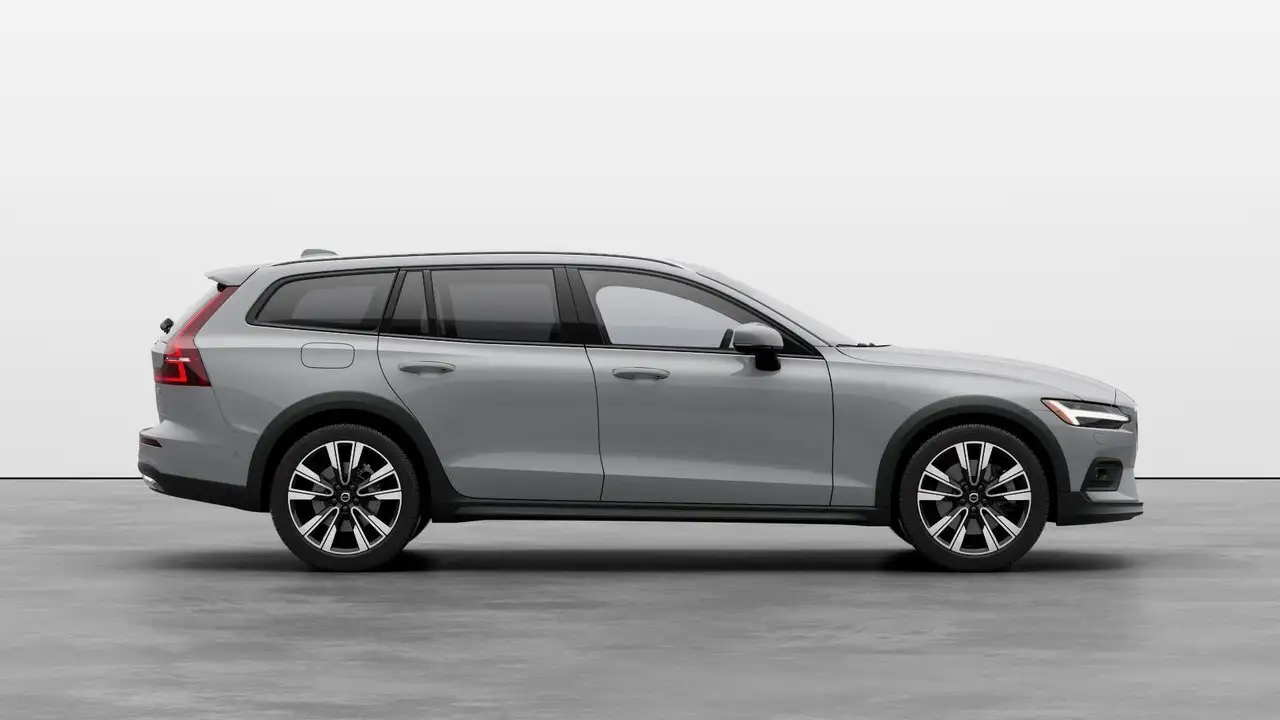Volvo V60 Cross Country снимка Volvo V60 Cross Country