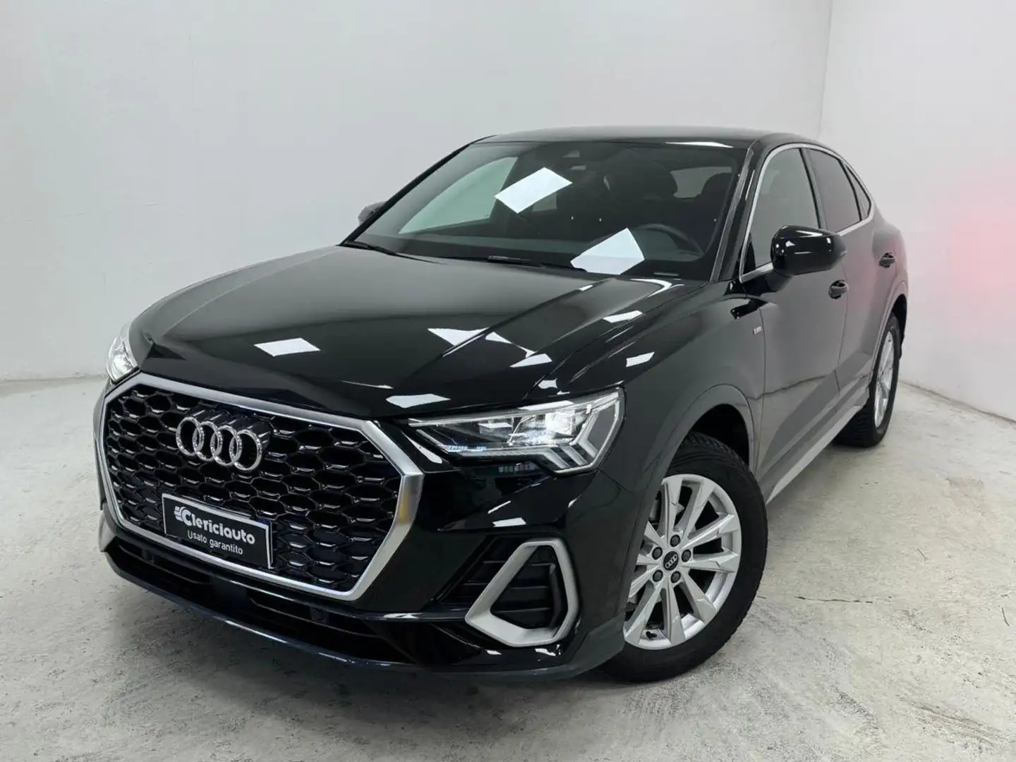 Audi Q3 SPB 35 TFSI S tronic Business Plus Schwarz - 1