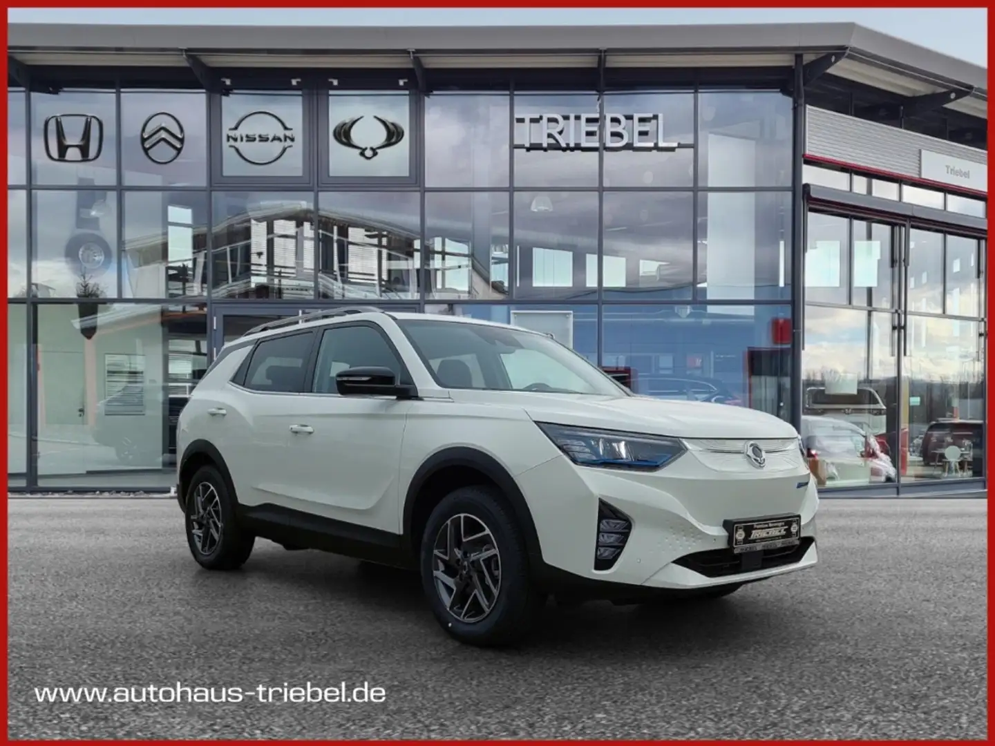 SsangYong Korando e-Motion Titanium Plus Navi°ACC°RFK°SHZ°Leder°Klim Blanc - 1