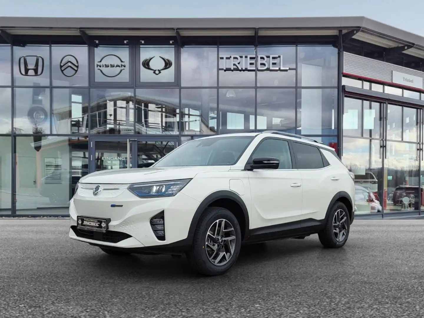 SsangYong Korando e-Motion Titanium Plus Navi°ACC°RFK°SHZ°Leder°Klim Blanc - 2