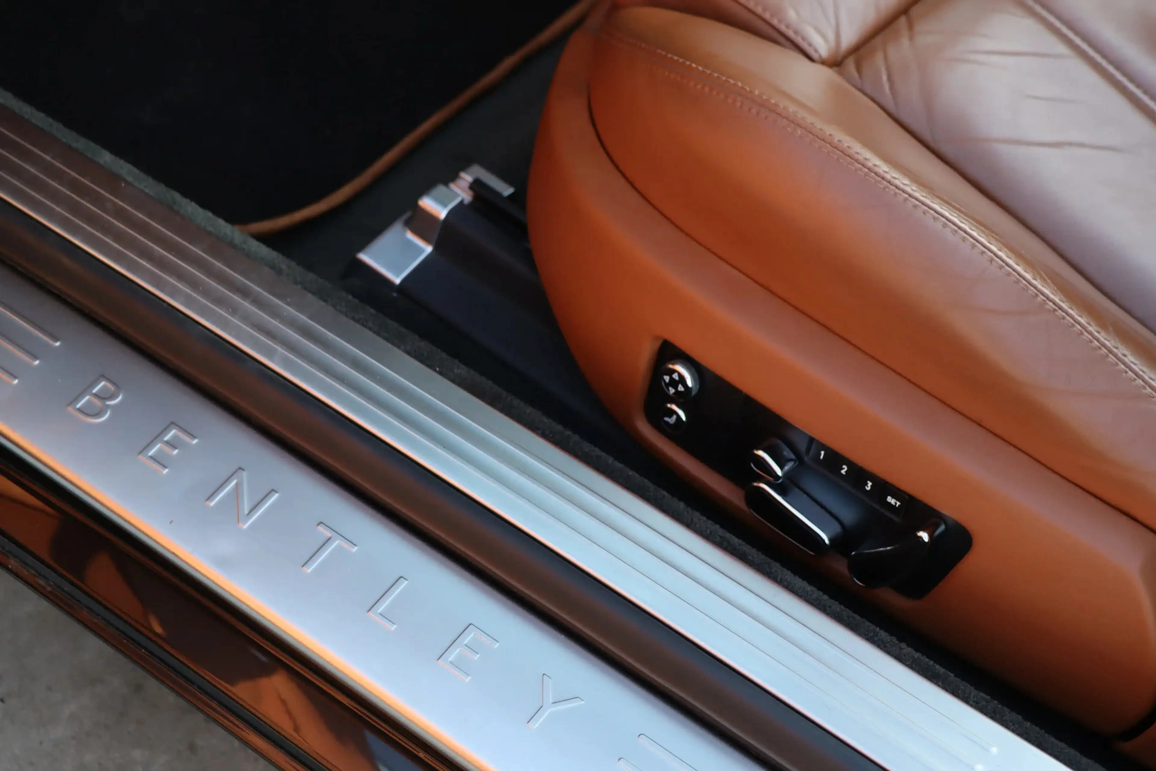 Bentley Continental GTC 6.0 W12 I Dealeronderhouden I Zeer mooi — photo 31