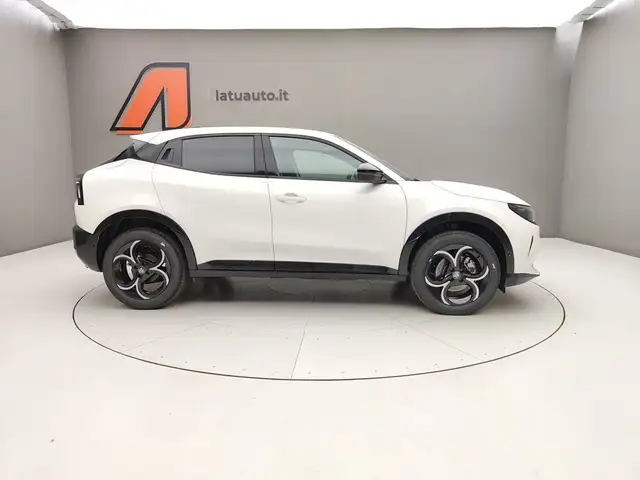 Alfa Romeo Junior view 8