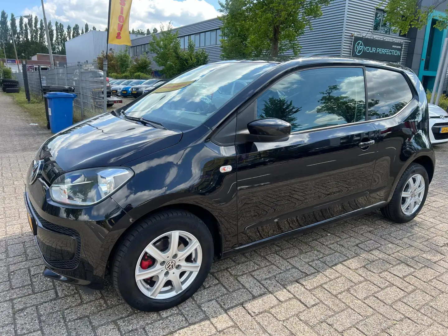 Volkswagen up! 1.0 move up! AIRCO - NAVIGATIE - NETJES ! Zwart - 2