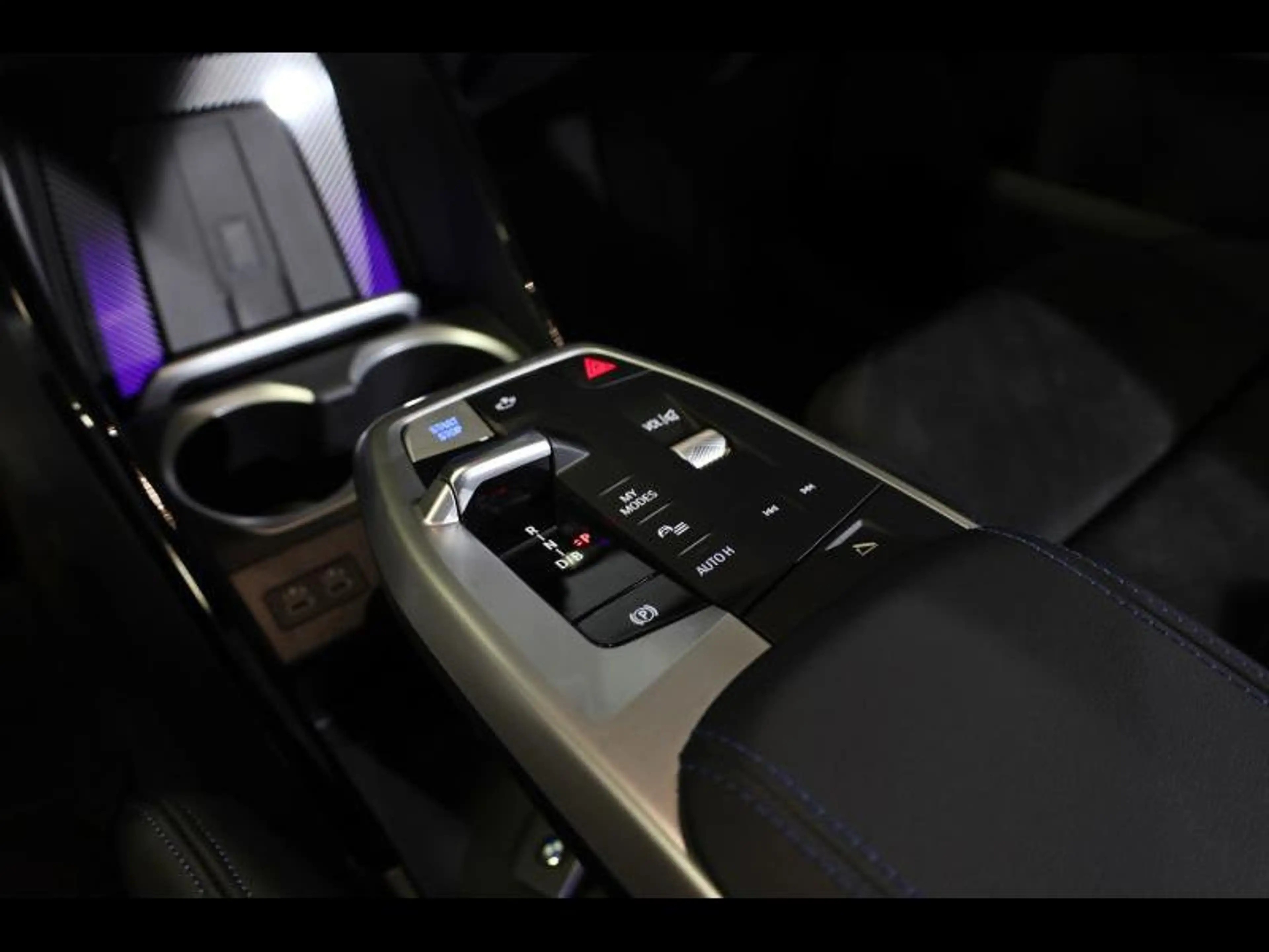 BMW iX1 eDrive20 Kit M Sport — photo 13