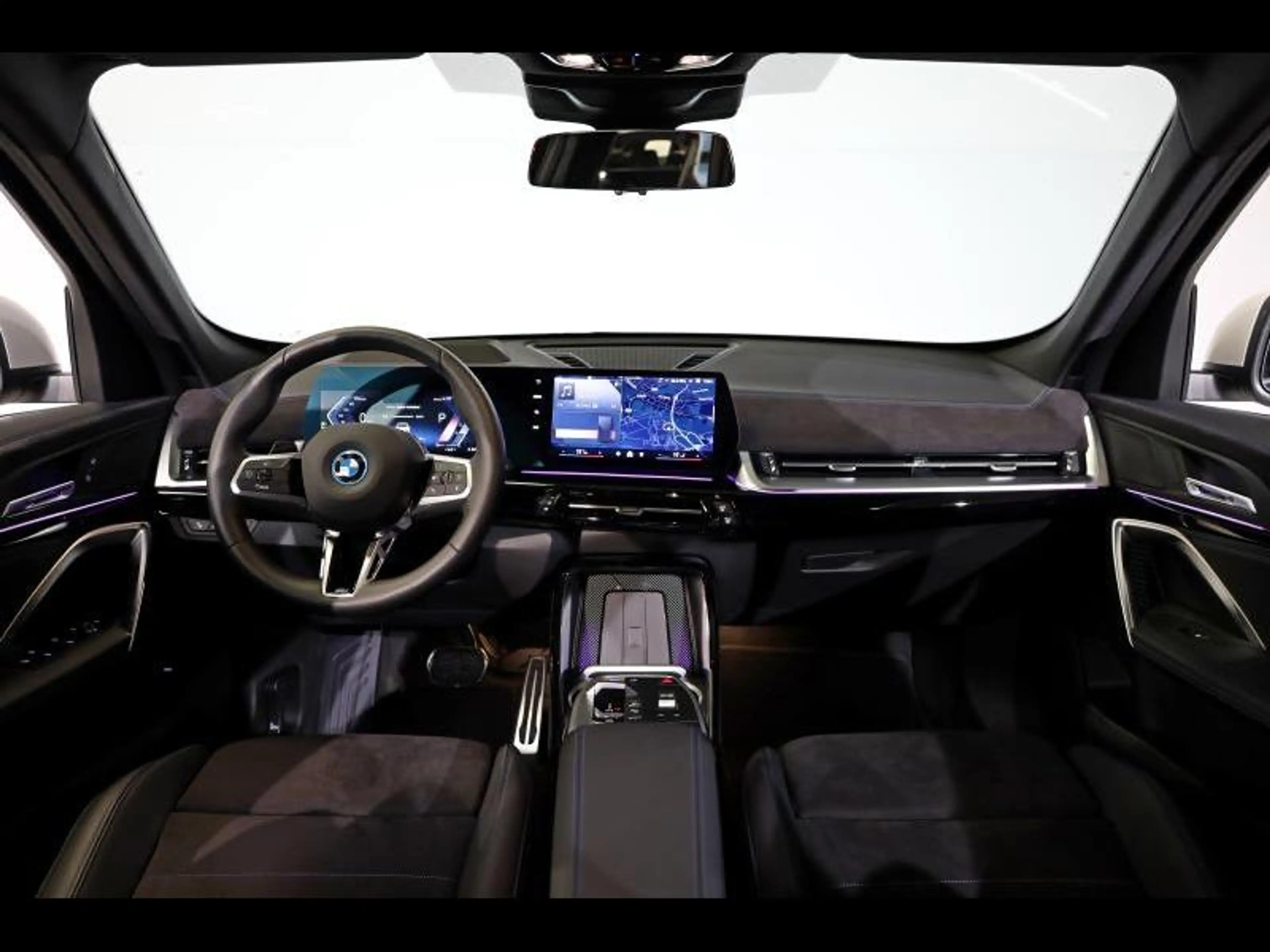 BMW iX1 eDrive20 Kit M Sport — photo 8