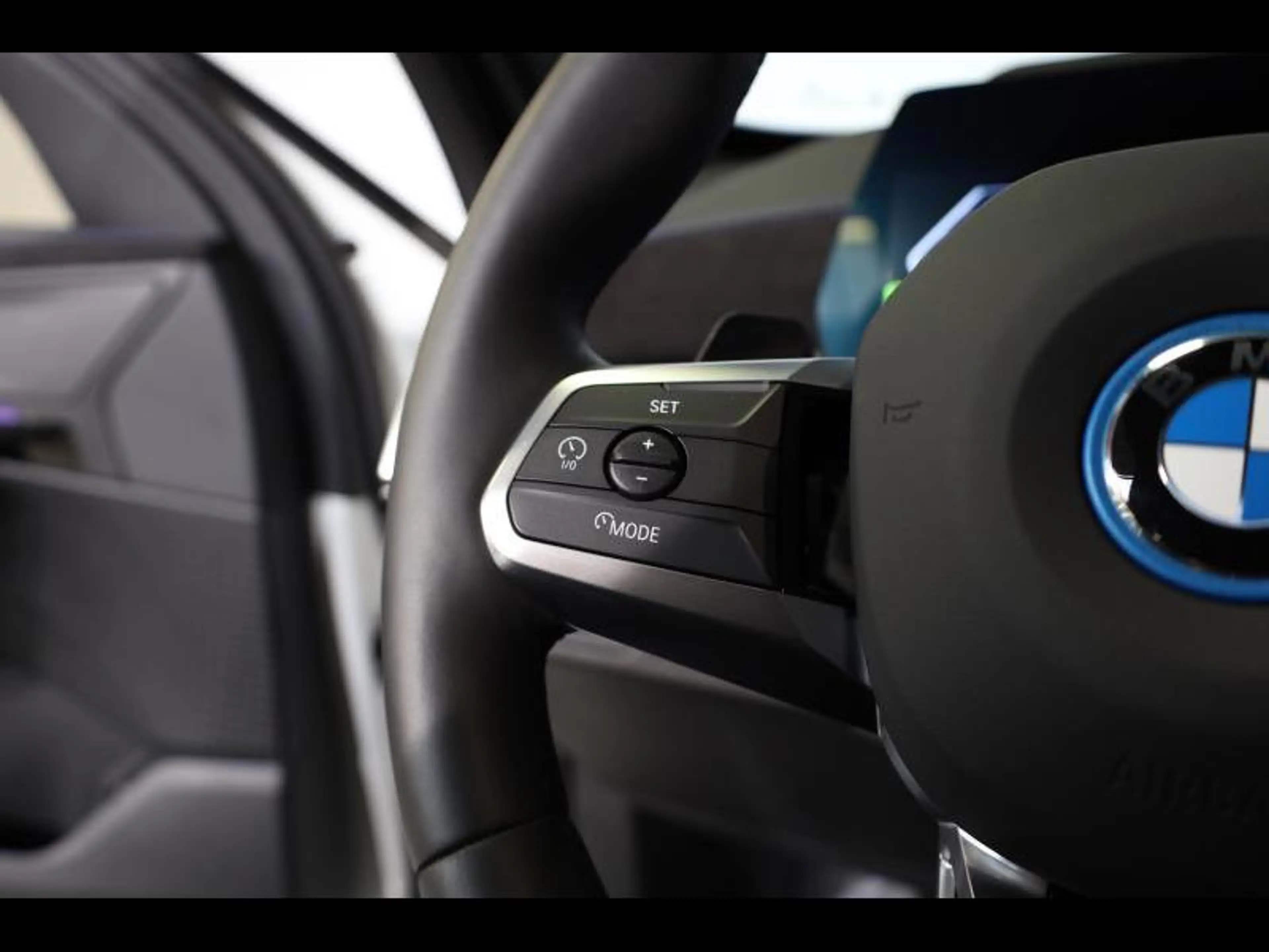 BMW iX1 eDrive20 Kit M Sport — photo 14