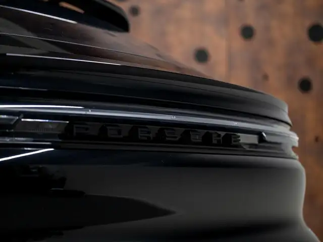 Porsche Cayenne view 11