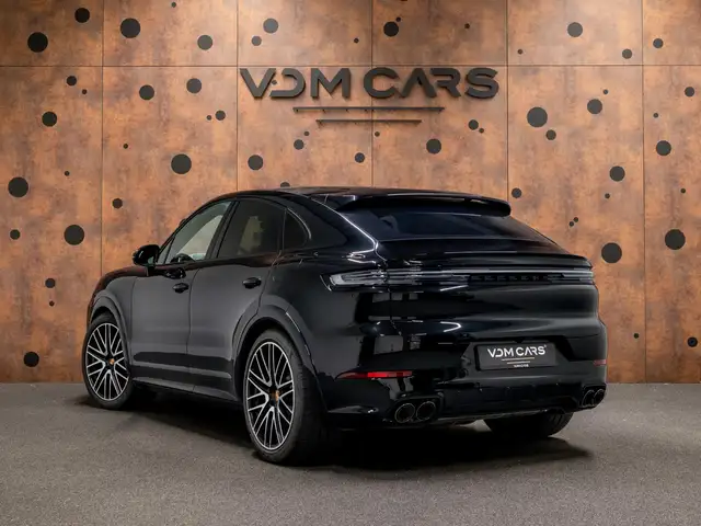 Porsche Cayenne view 3