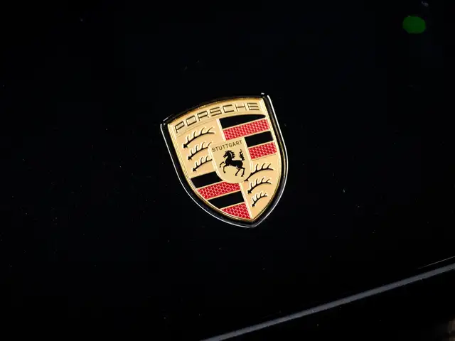 Porsche Cayenne view 14
