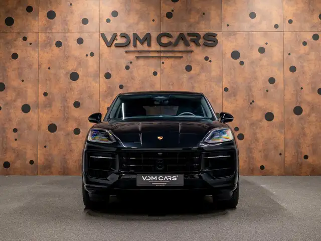 Porsche Cayenne view 8