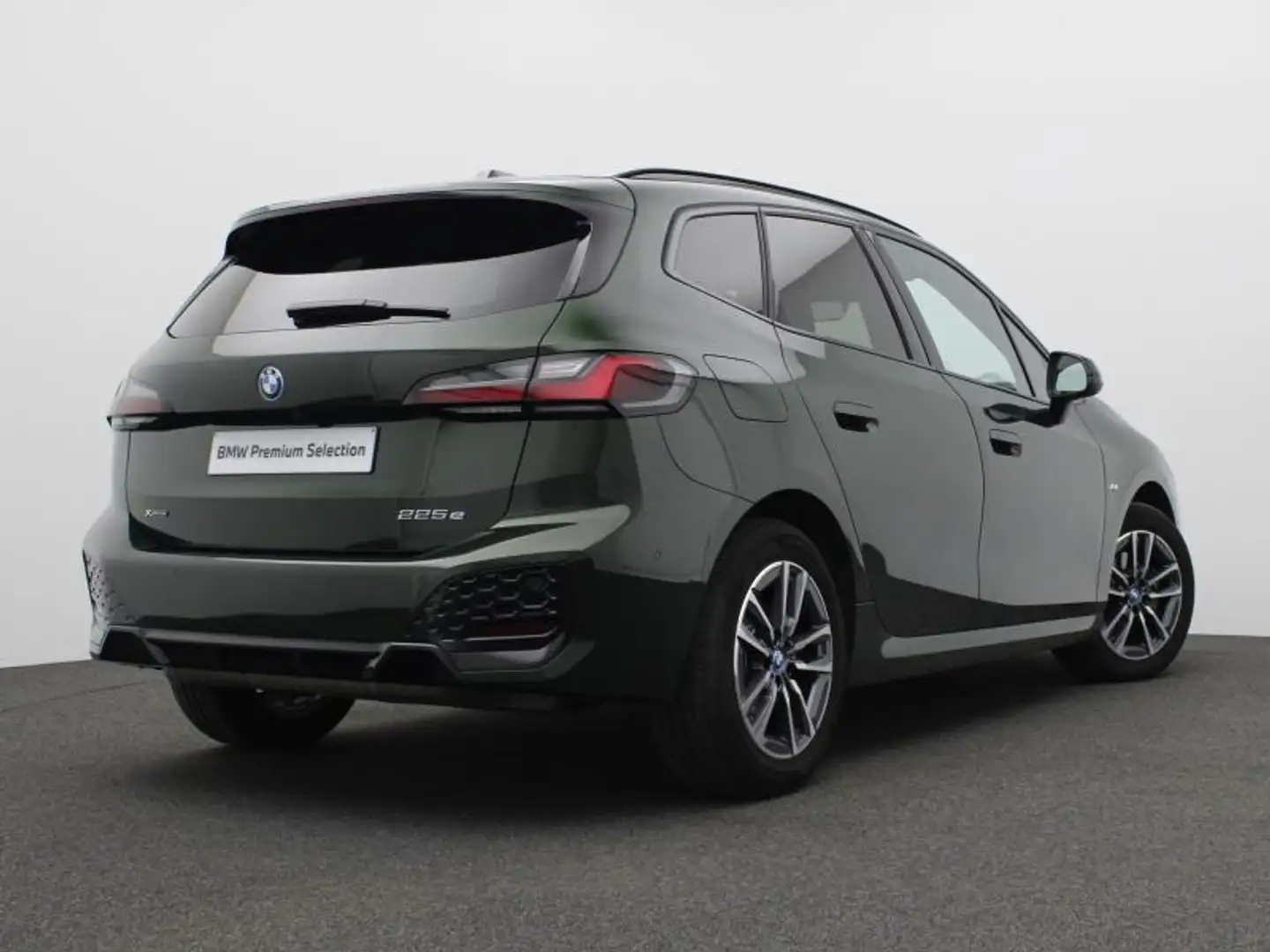 BMW 225 xDrive - M SPORT - PANODAK Zelená - 2