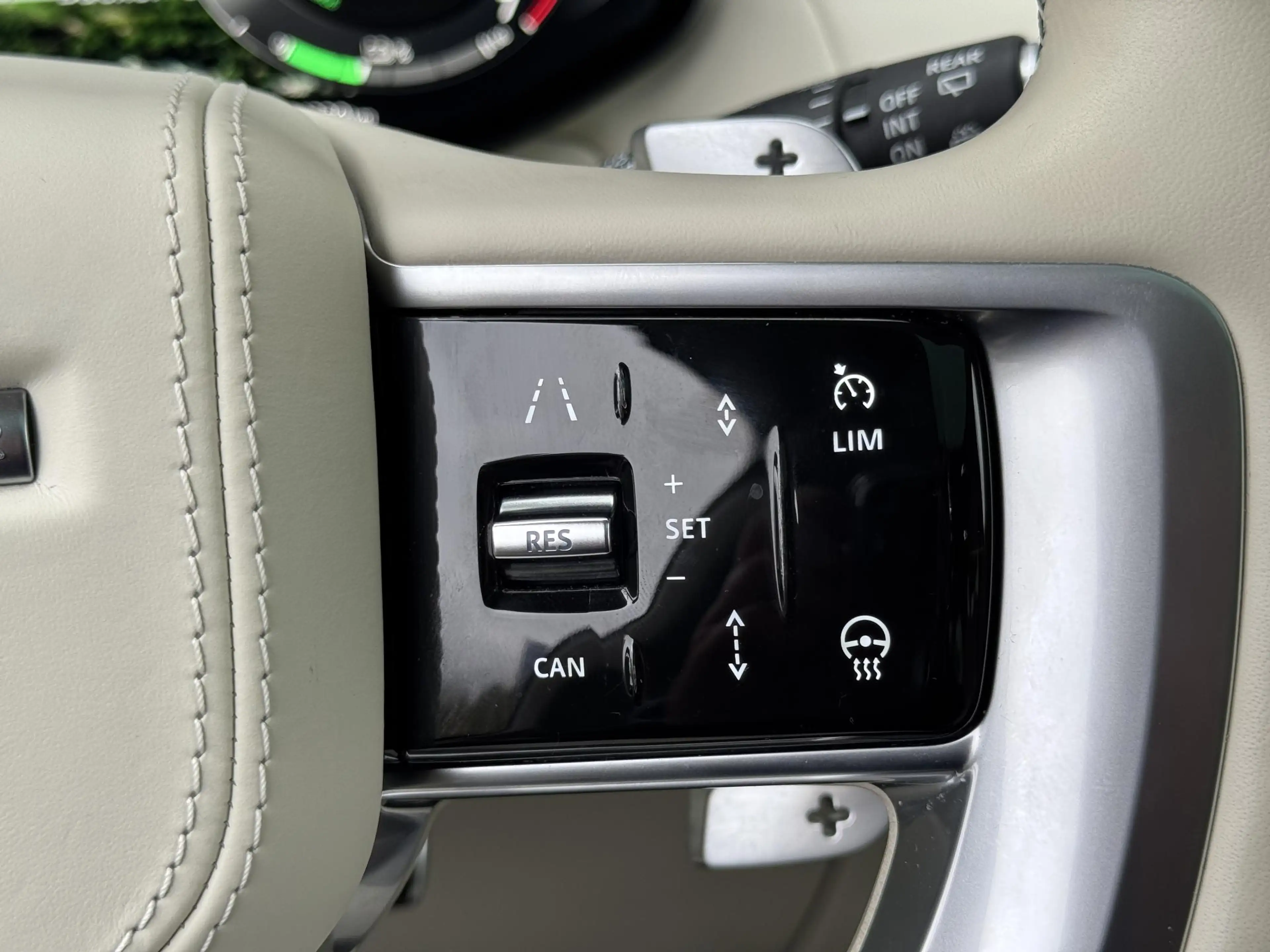 Land Rover Range Rover P440e Autobiography PHEV — photo 7