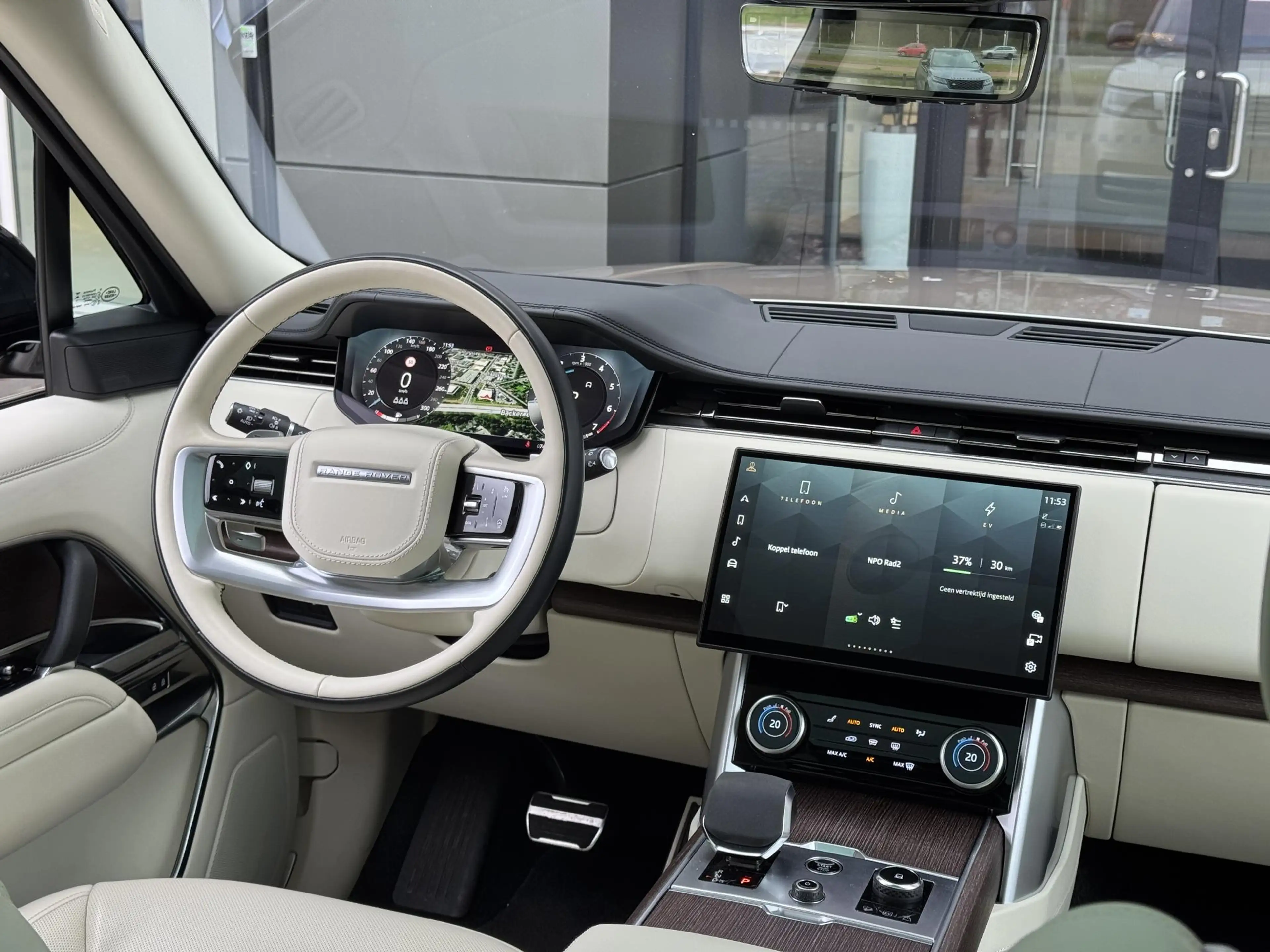 Land Rover Range Rover P440e Autobiography PHEV — photo 4