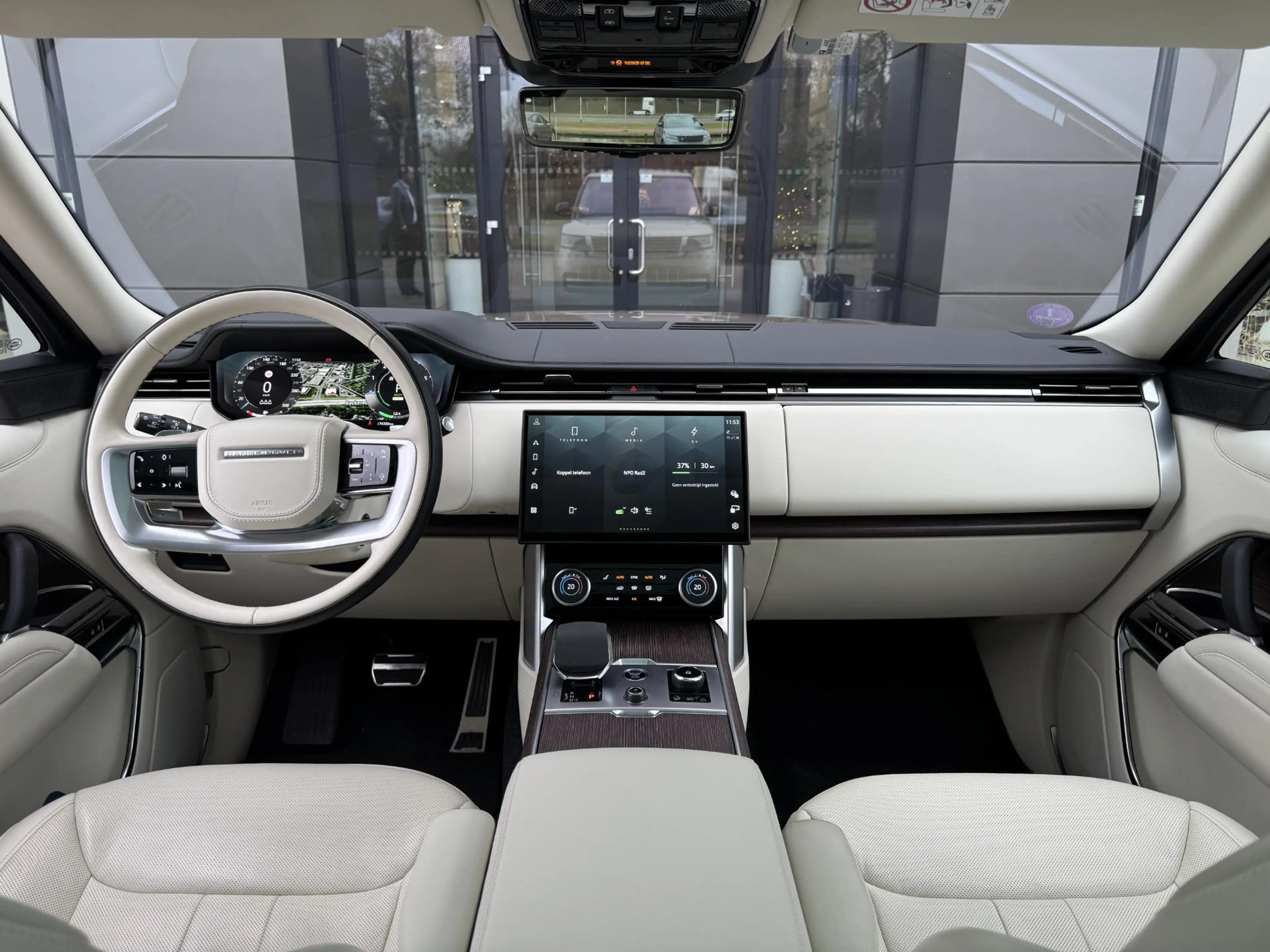 Land Rover Range Rover P440e Autobiography PHEV — photo 11