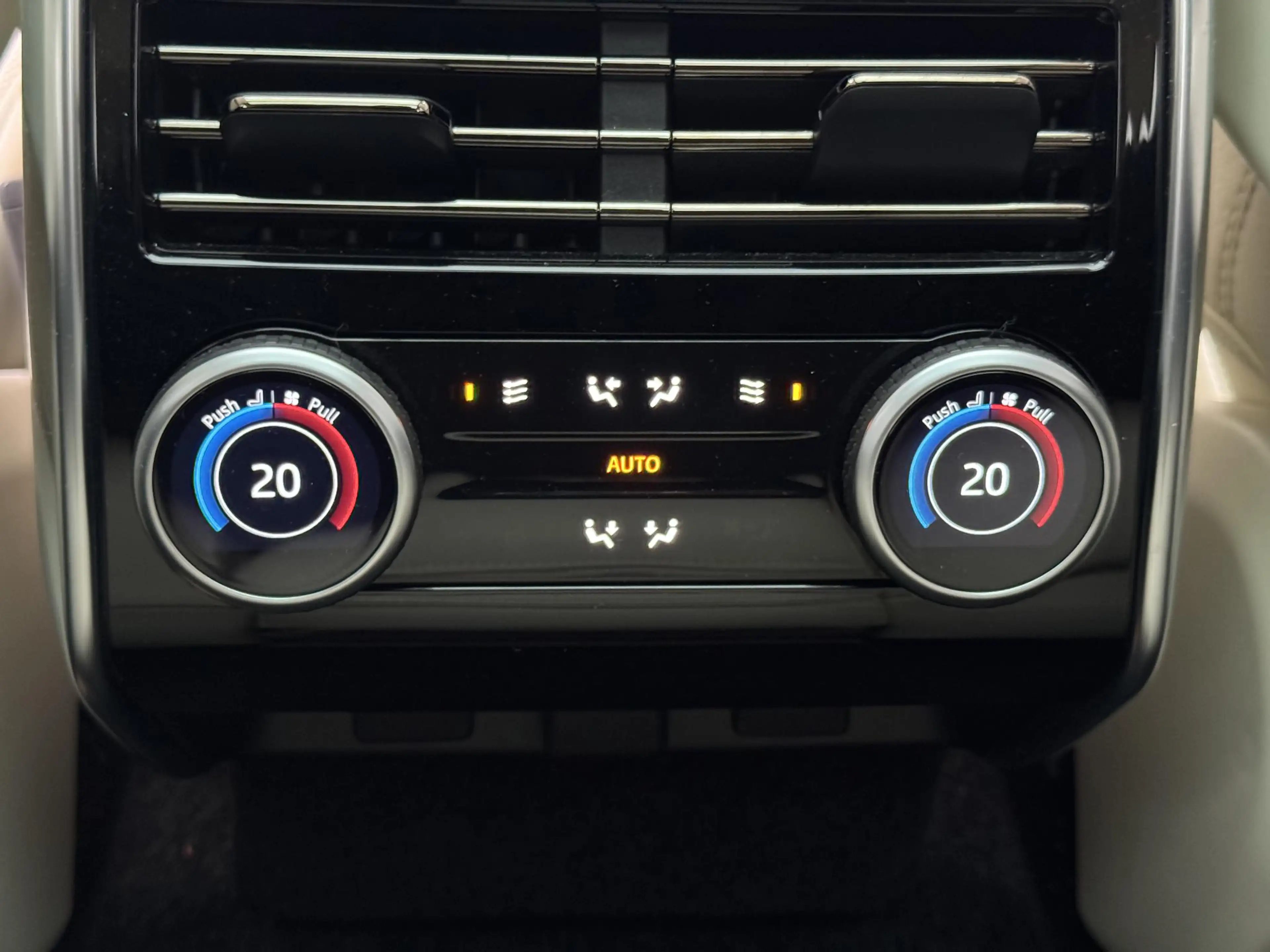 Land Rover Range Rover P440e Autobiography PHEV — photo 13