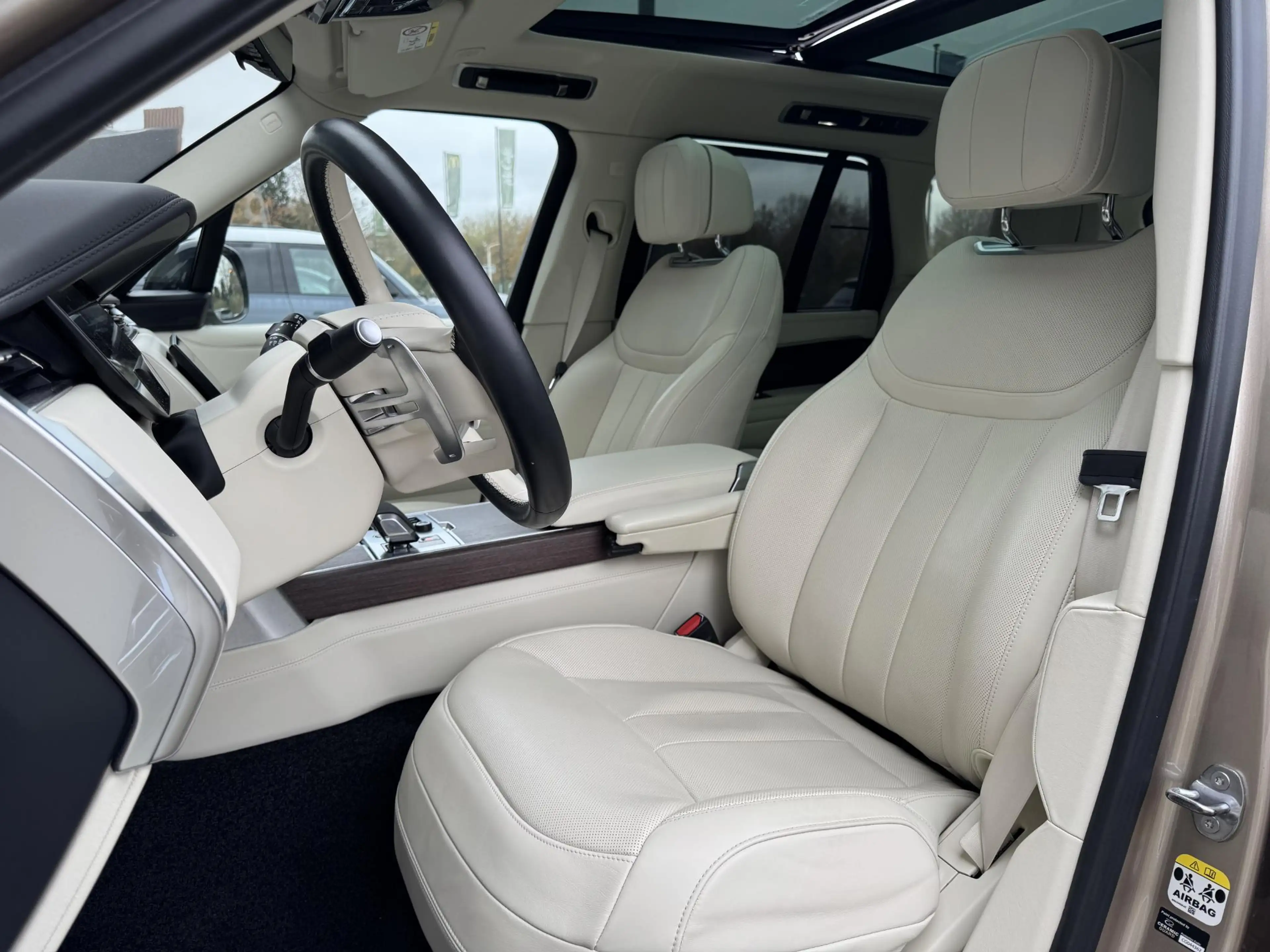 Land Rover Range Rover P440e Autobiography PHEV — photo 5