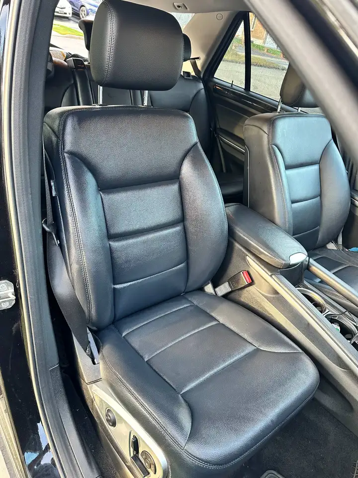 Mercedes-Benz M-Class снимка Mercedes-Benz M-Class