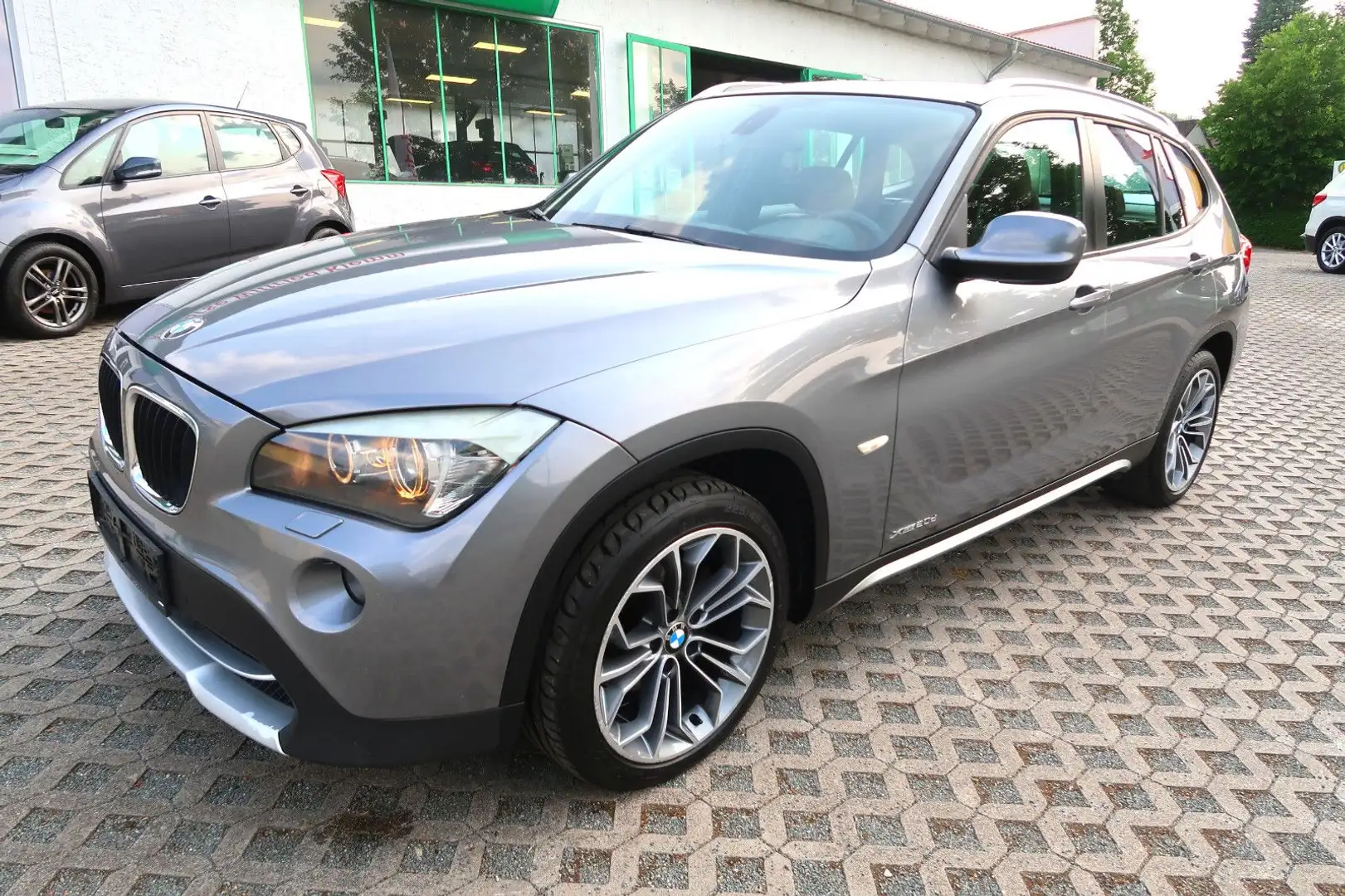 BMW X1 xDr20dAXLine"18"Leder"Xenon"Panorama"Navi"Schh Gris - 2