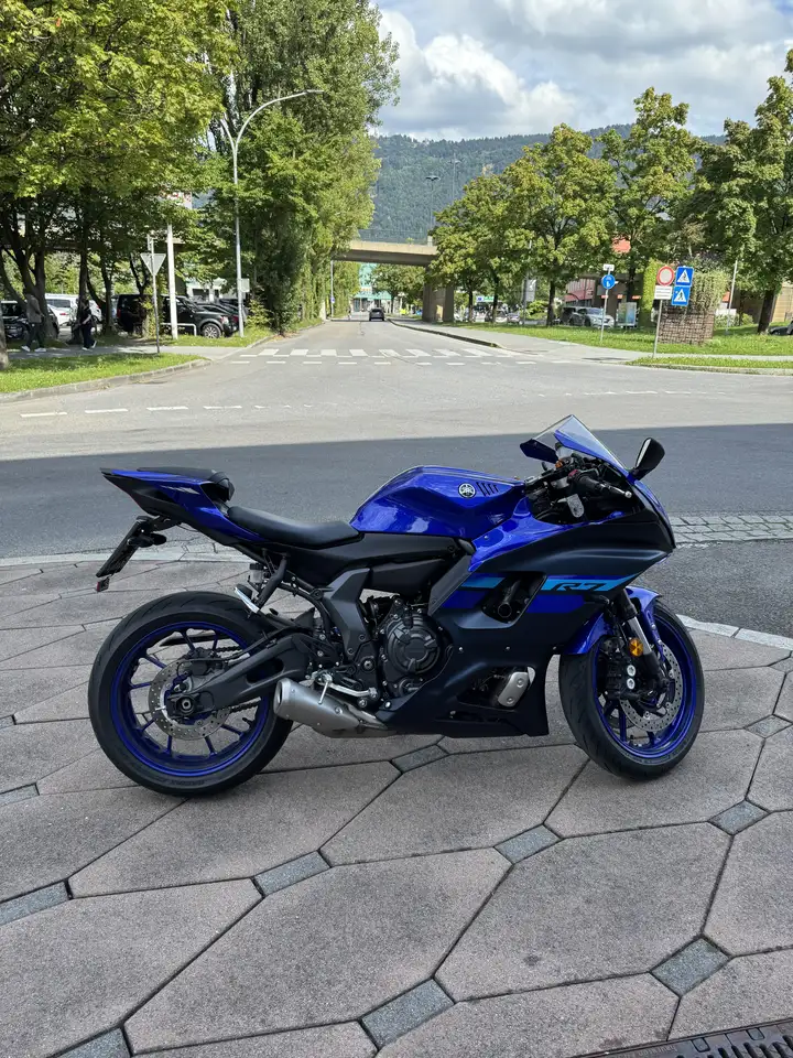 Yamaha YZF-R7
