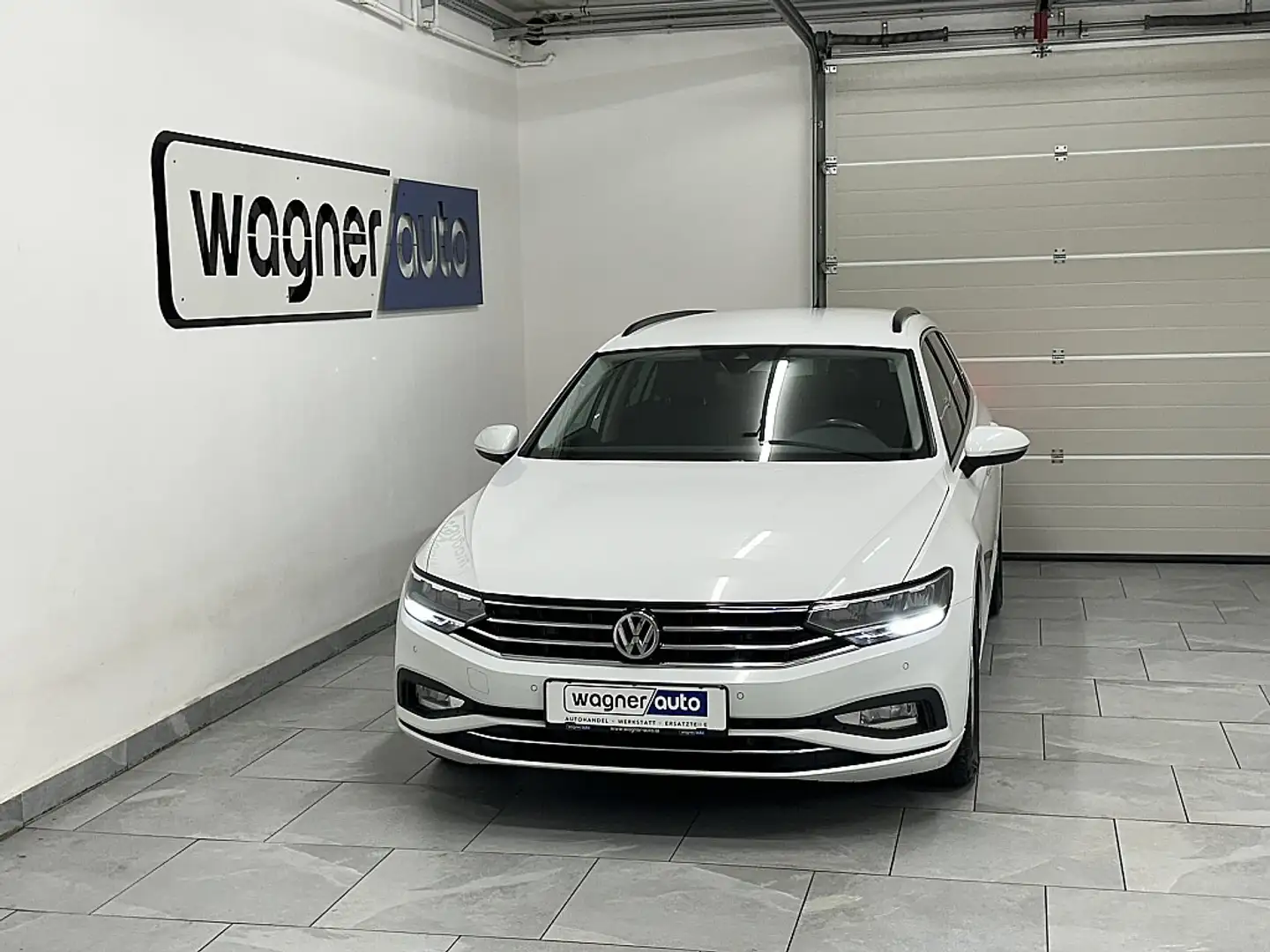 Volkswagen Passat Variant Business 2,0 SCR TDI DSG.LED/ACC/Navi/el.AHK Blanc - 1