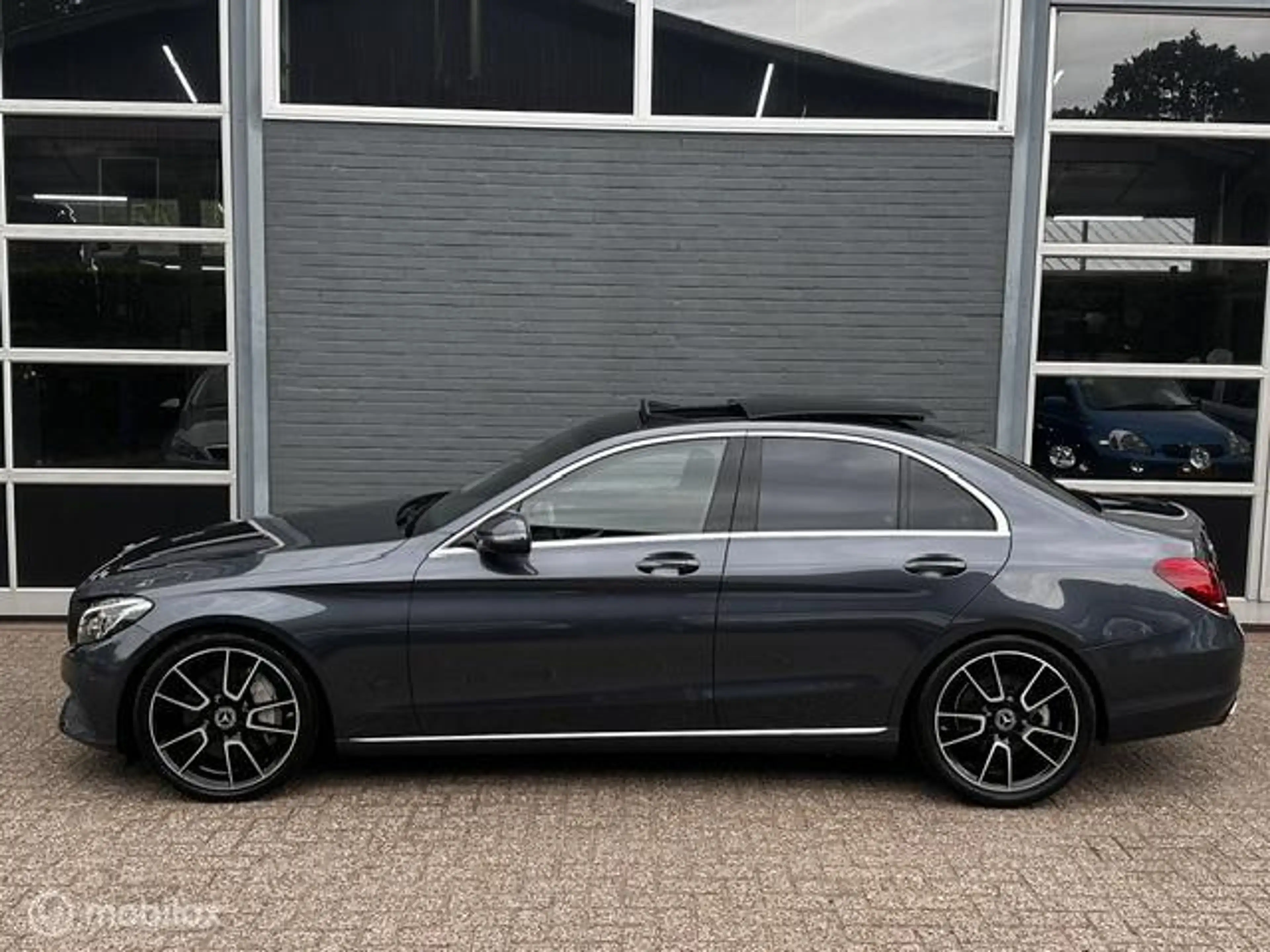 Mercedes-Benz C 350 e Hybride Lease Edition — photo 2