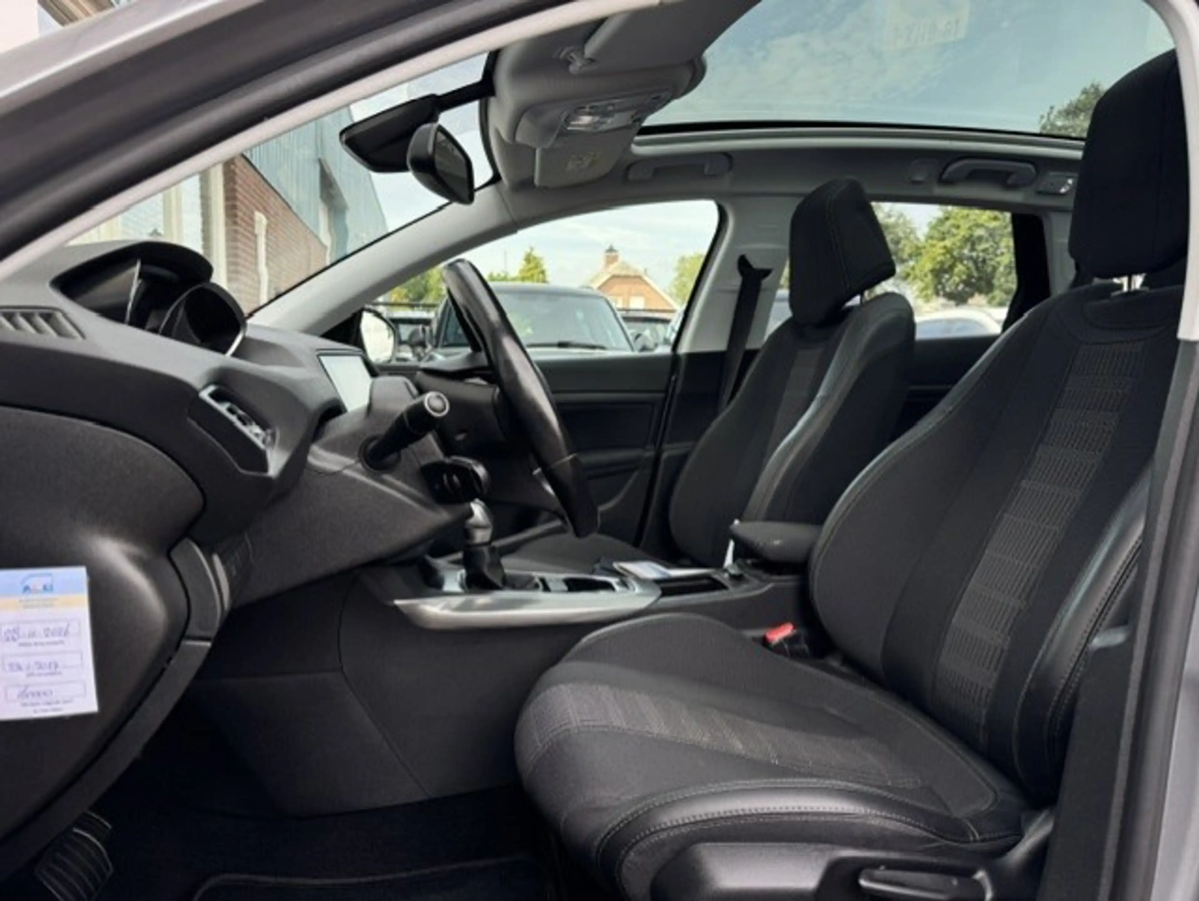 Peugeot 308 SW 1.2 Automaat - Trekhaak - LED - Panorama dak — photo 12