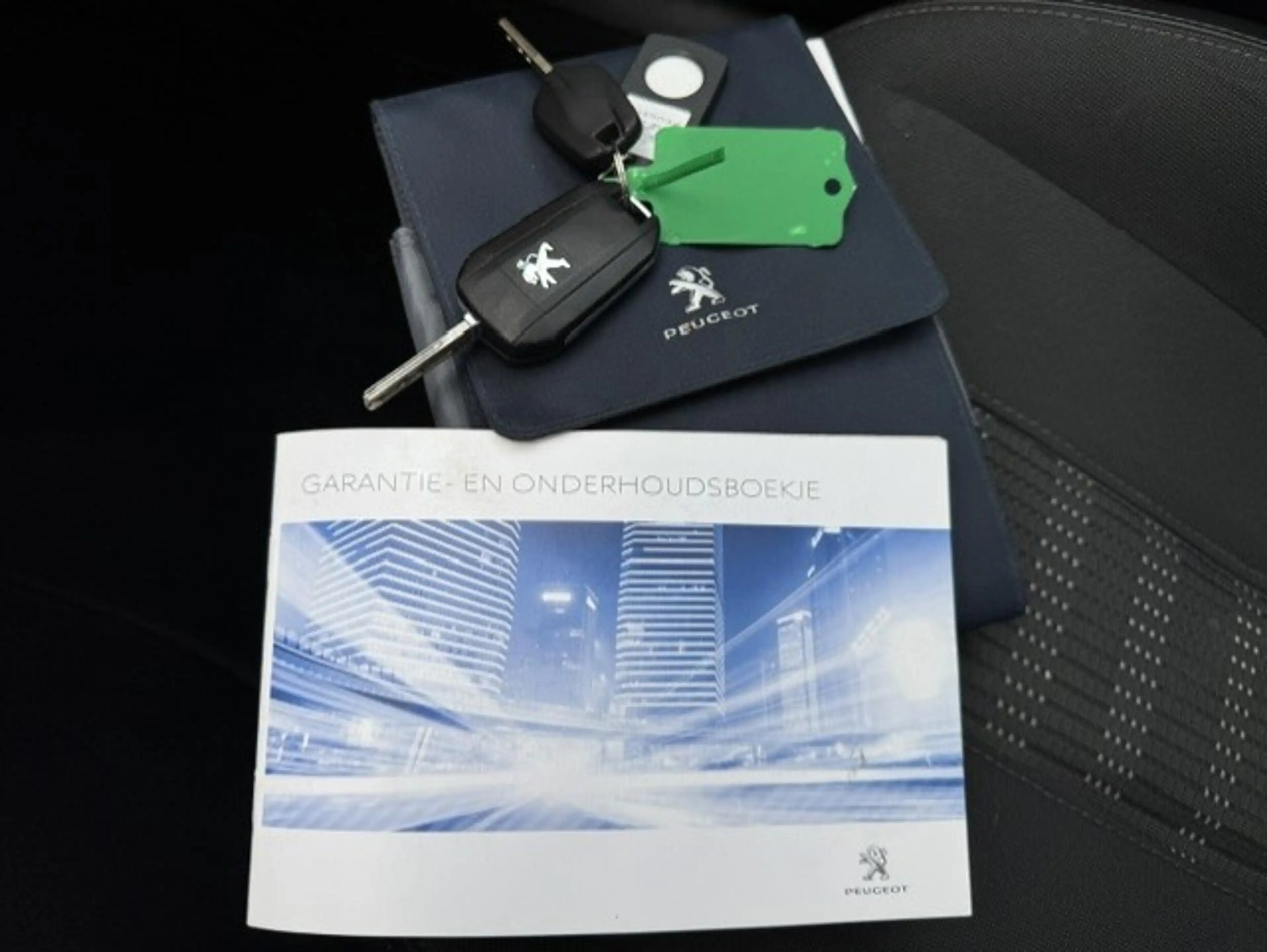 Peugeot 308 SW 1.2 Automaat - Trekhaak - LED - Panorama dak — photo 18