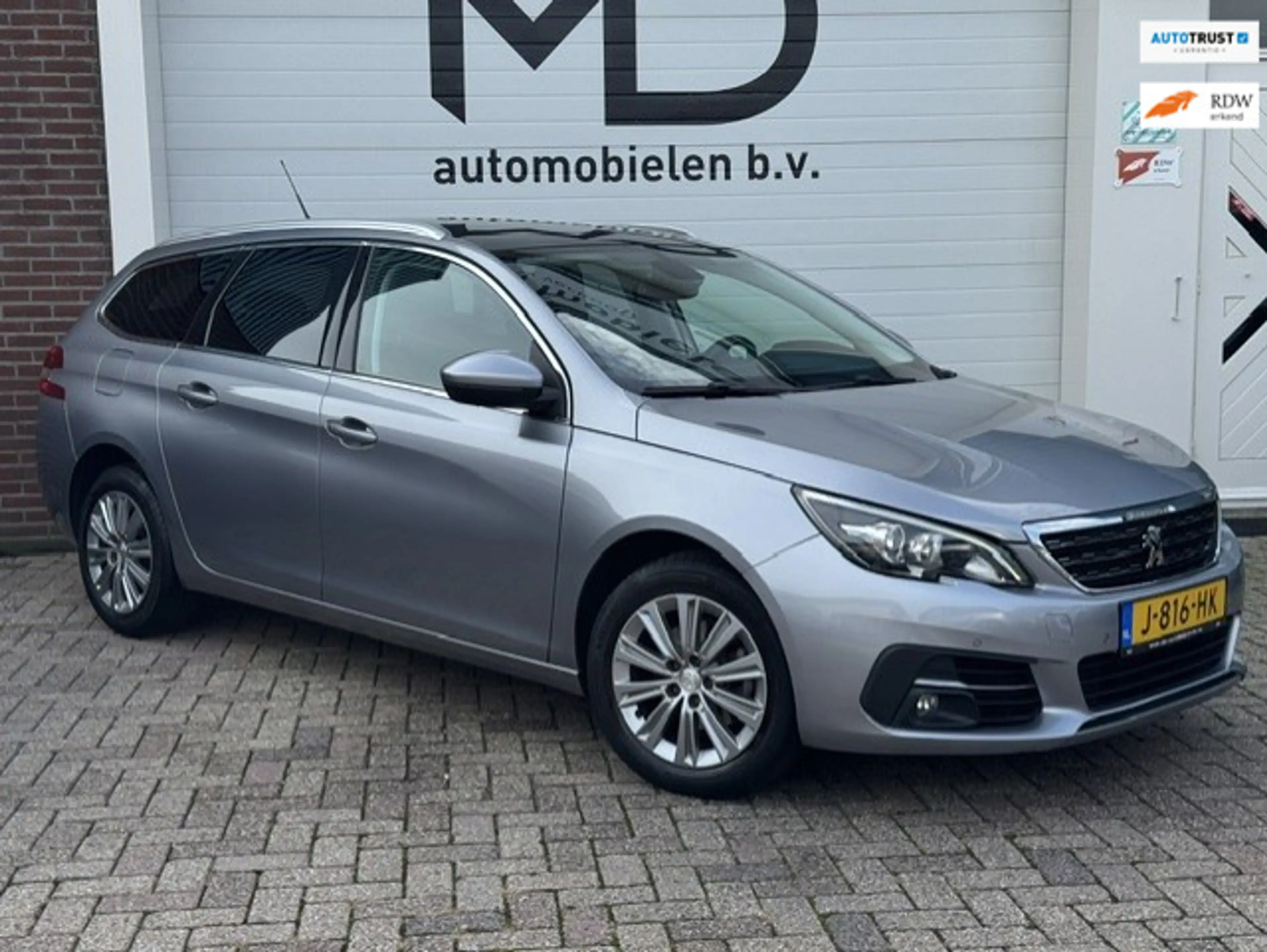 Peugeot 308 SW 1.2 Automaat - Trekhaak - LED - Panorama dak