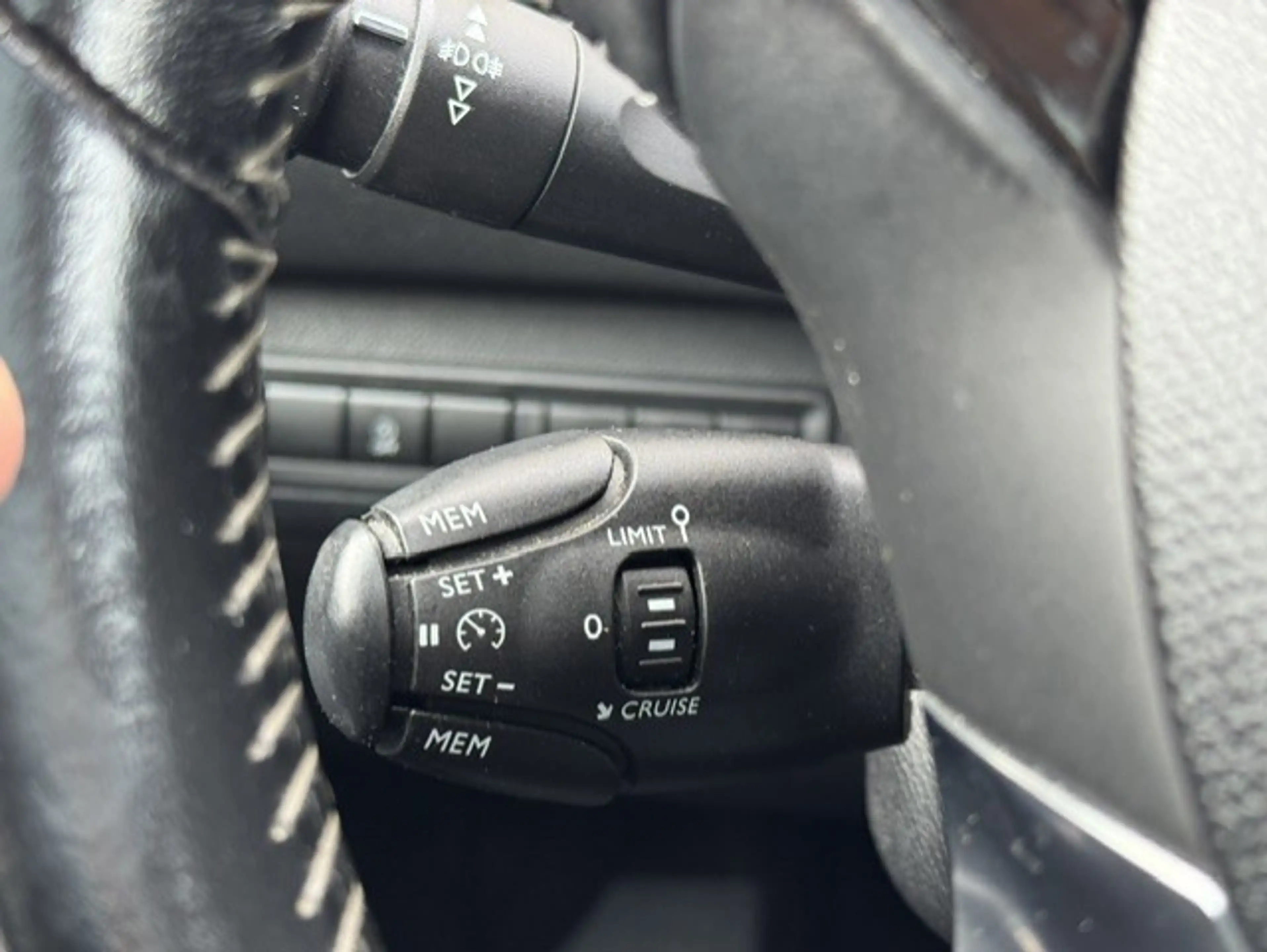 Peugeot 308 SW 1.2 Automaat - Trekhaak - LED - Panorama dak — photo 24