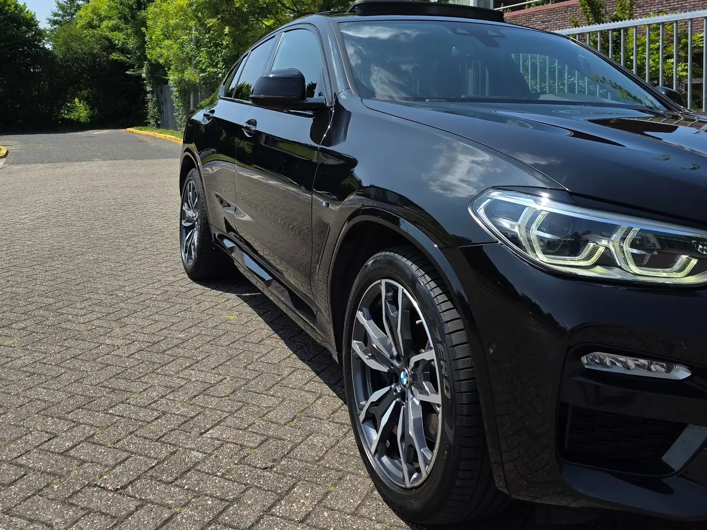 BMW X4 Zwart - 1