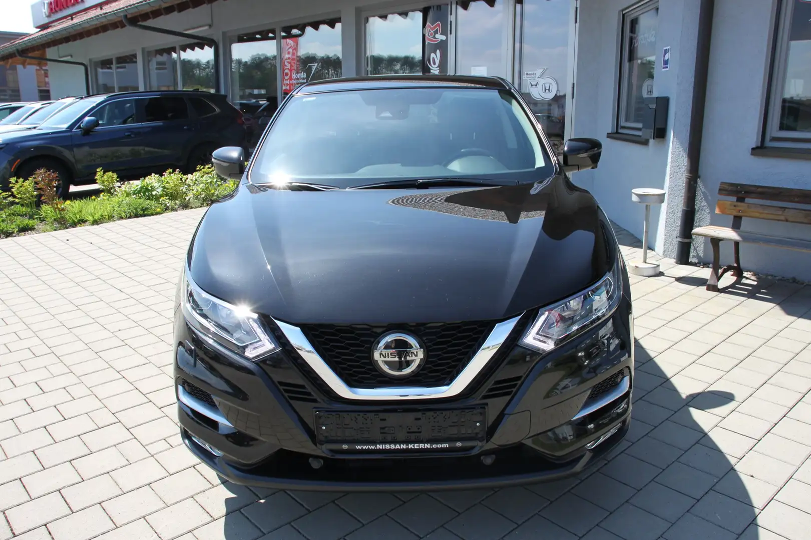Nissan Qashqai 1.3 N-Connecta DIG-T 4x2 Nero - 2