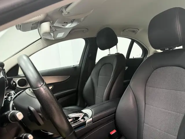 Mercedes-Benz C-Class view 11