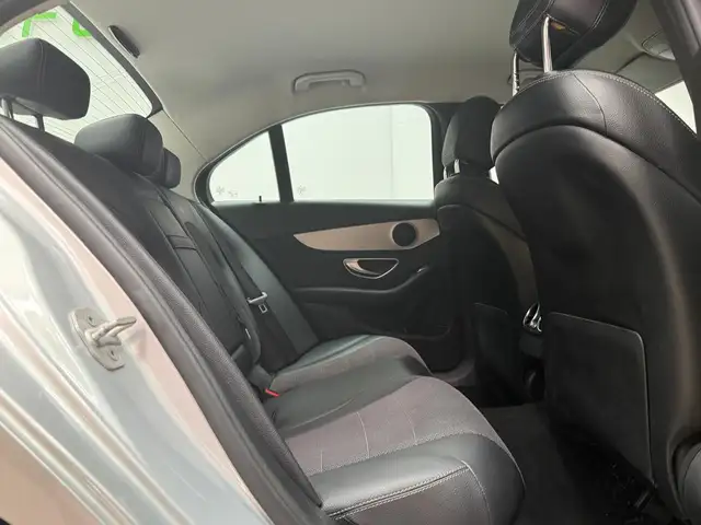 Mercedes-Benz C-Class view 13