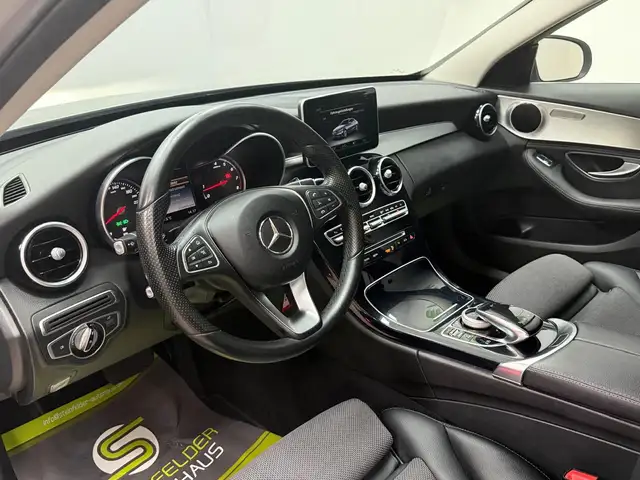 Mercedes-Benz C-Class view 9