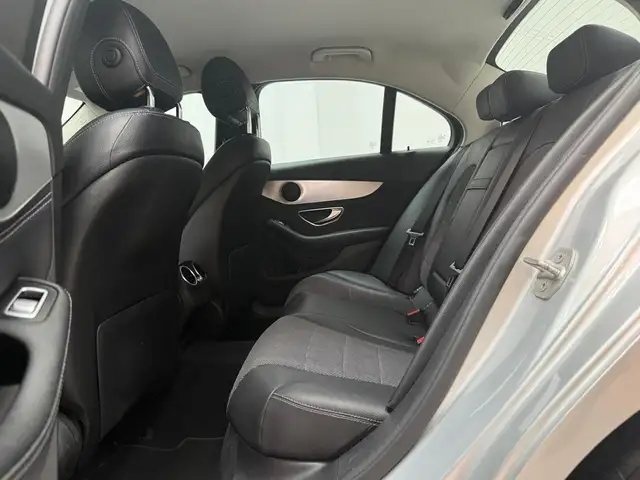 Mercedes-Benz C-Class view 12