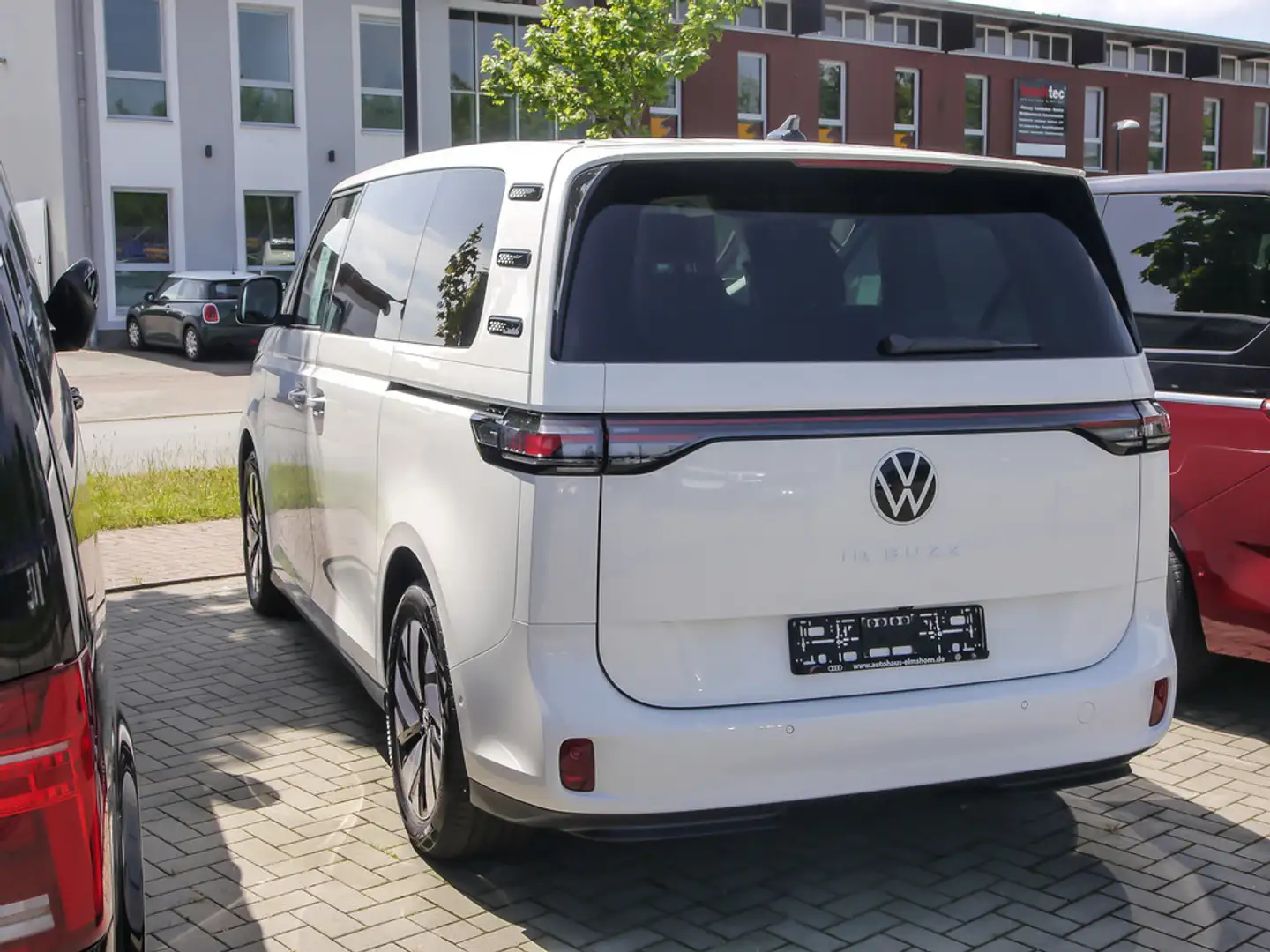 Volkswagen ID. Buzz Pro 150 kW 77 kWh MATRIX-LED ACC Biały - 2