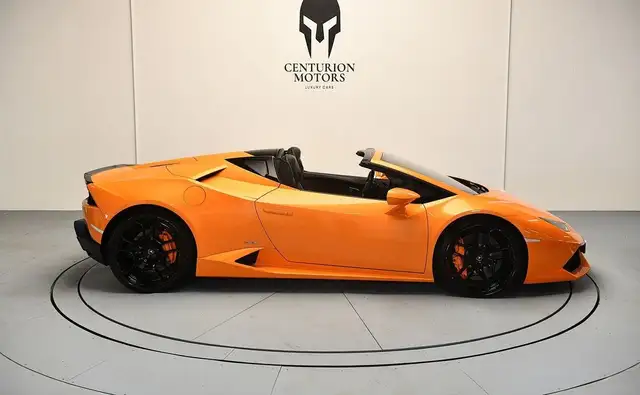 Lamborghini LP610-4 view 3