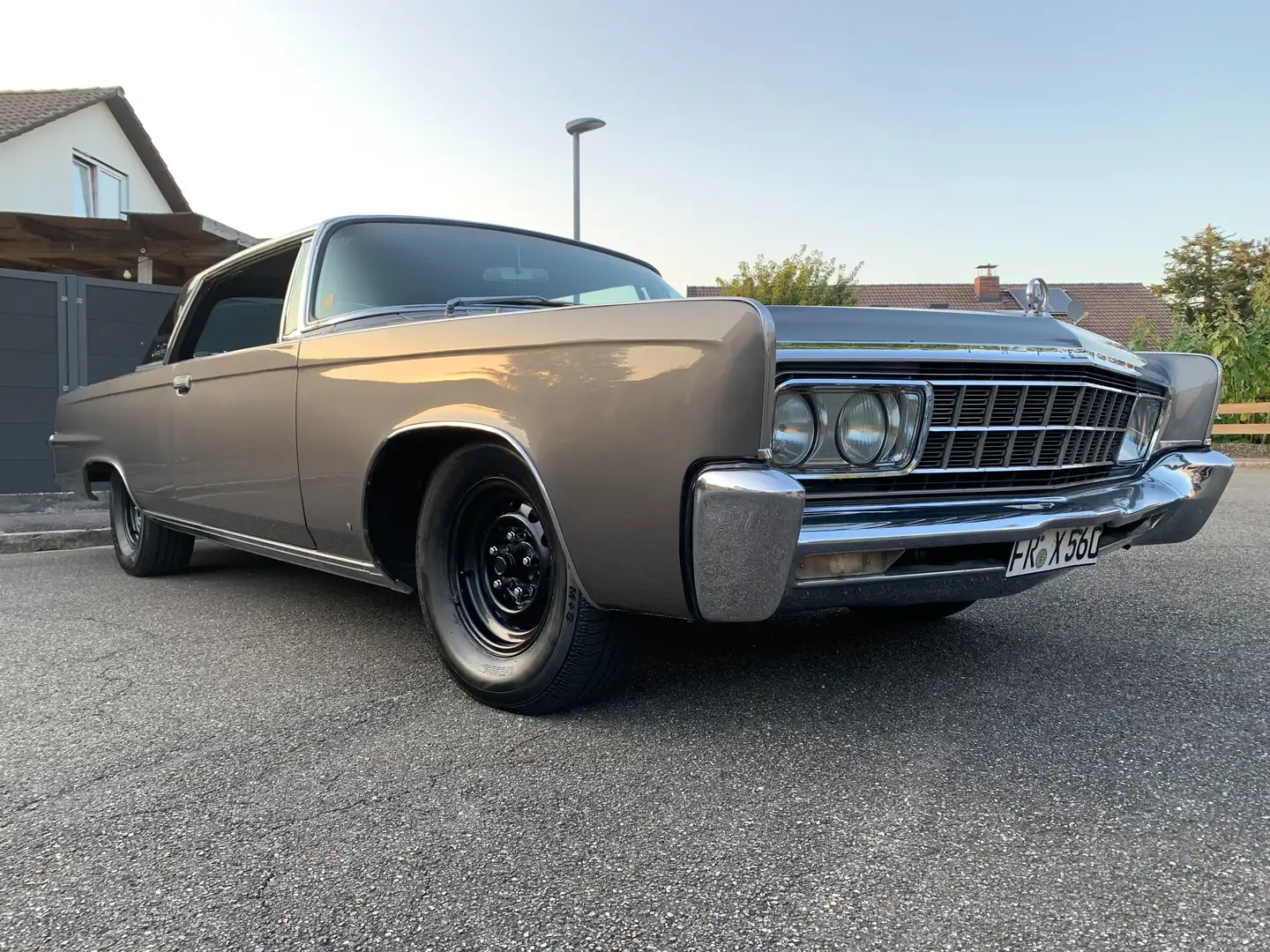 Chrysler Imperial Crown Coupe Gris - 2